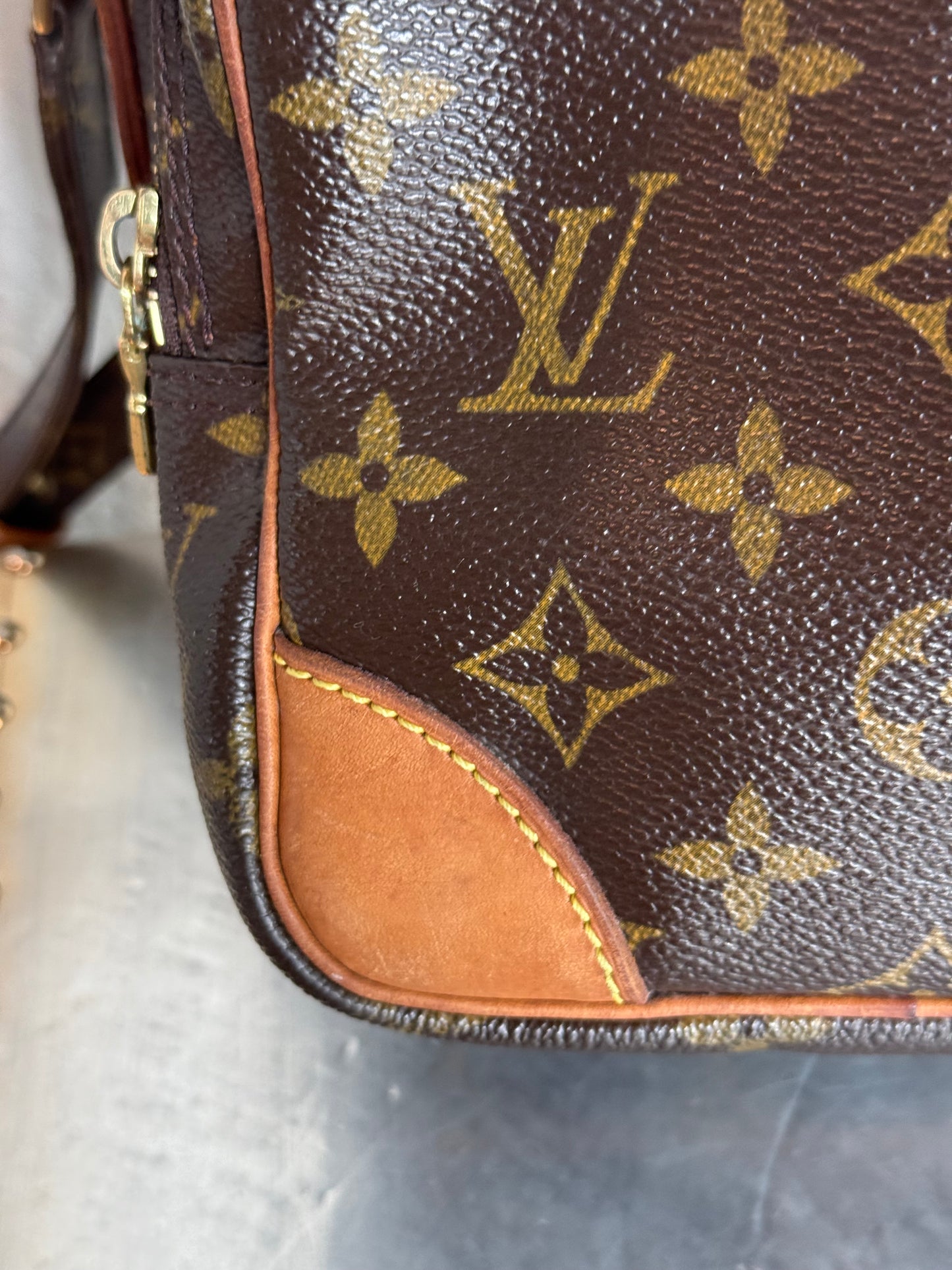 Pre-owned Authentic Louis Vuitton Amazon Monogram Crossbody Bag