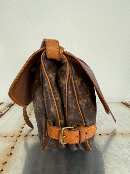 Pre-owned Authentic Louis Vuitton Saumur 30 Monogram Crossbody Bag