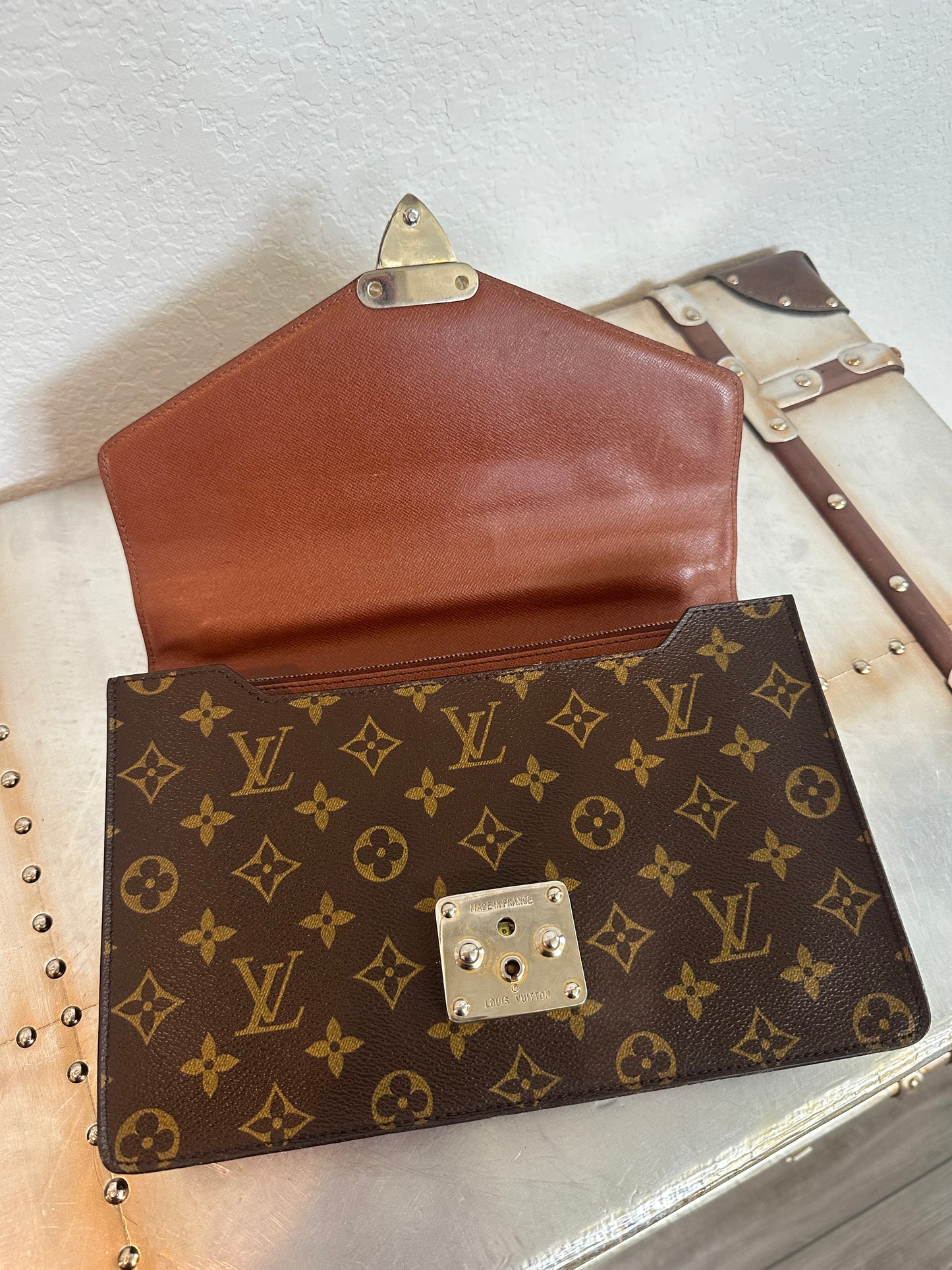 Pre-owned Authentic Louis Vuitton Concorde Monogram Handbag