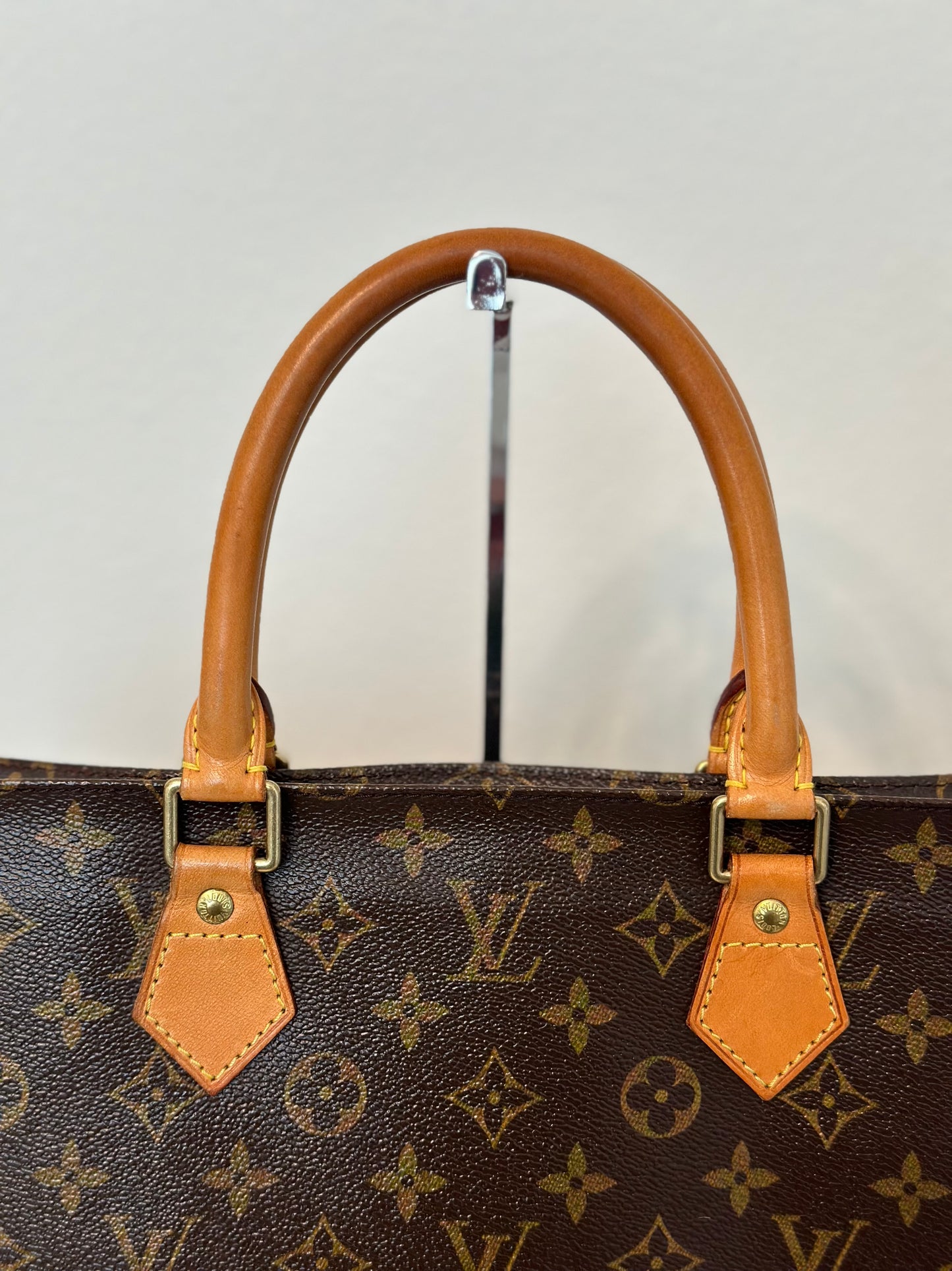 Pre-owned Authentic Louis Vuitton Sac Plat GM Monogram Handbag