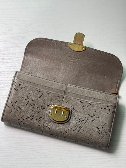 Pre-owned Authentic Louis Vuitton Mahina Amelia long Wallet