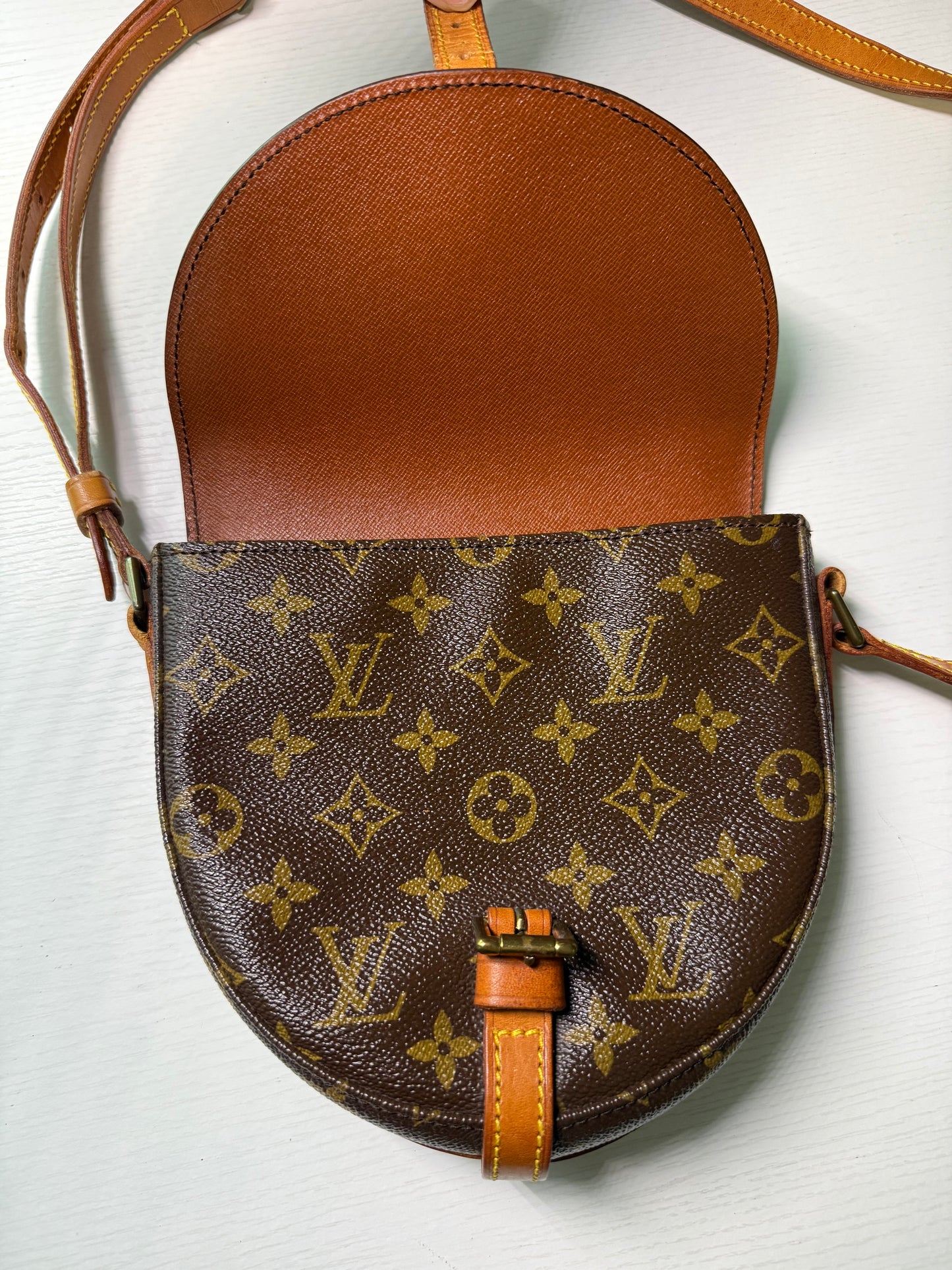 Pre-owned Authentic Louis Vuitton Chantilly PM Monogram Crossbody Bag