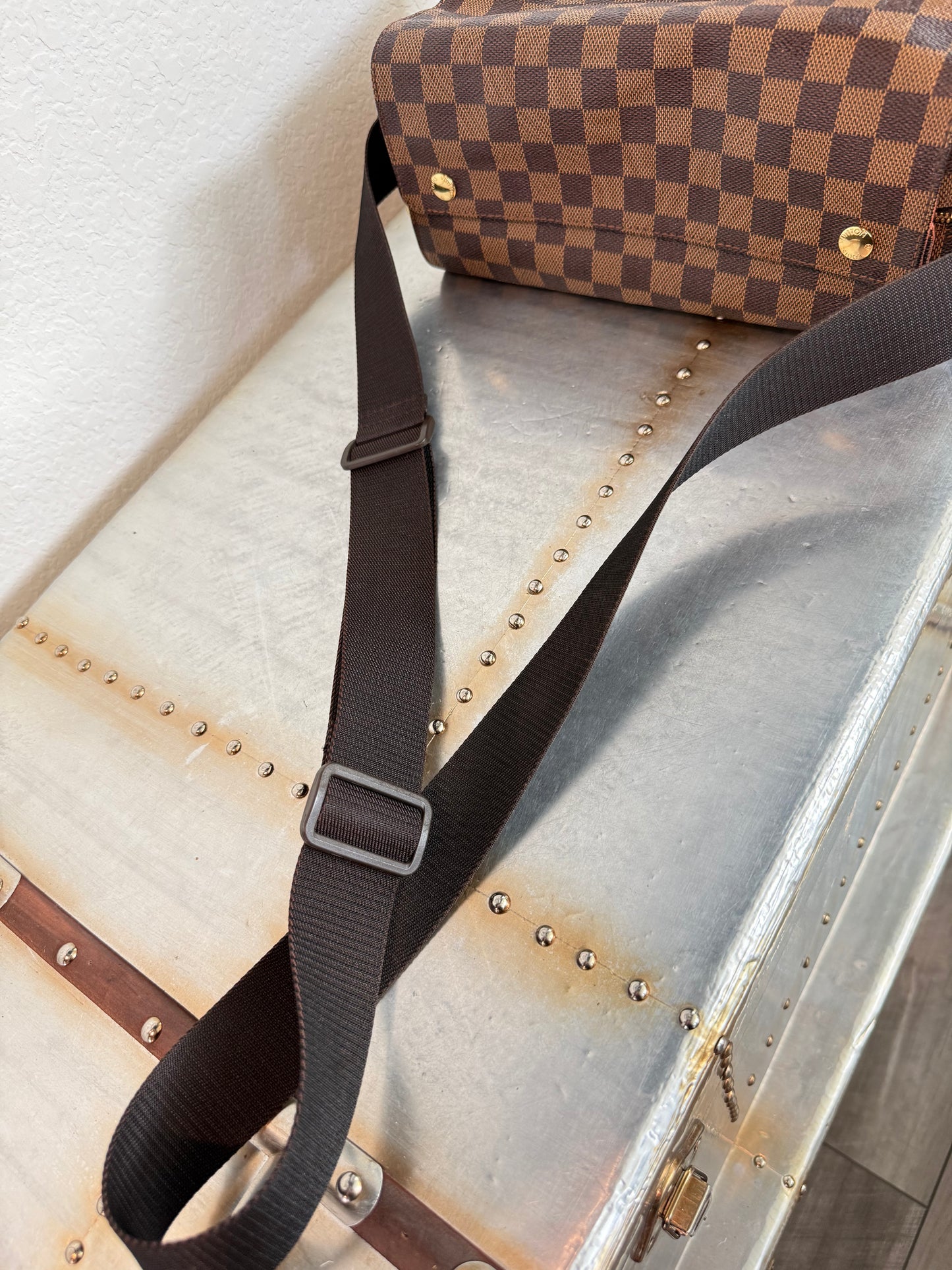 Pre-owned Authentic Louis Vuitton Naviglio Damier Ebene Crossbody Bag