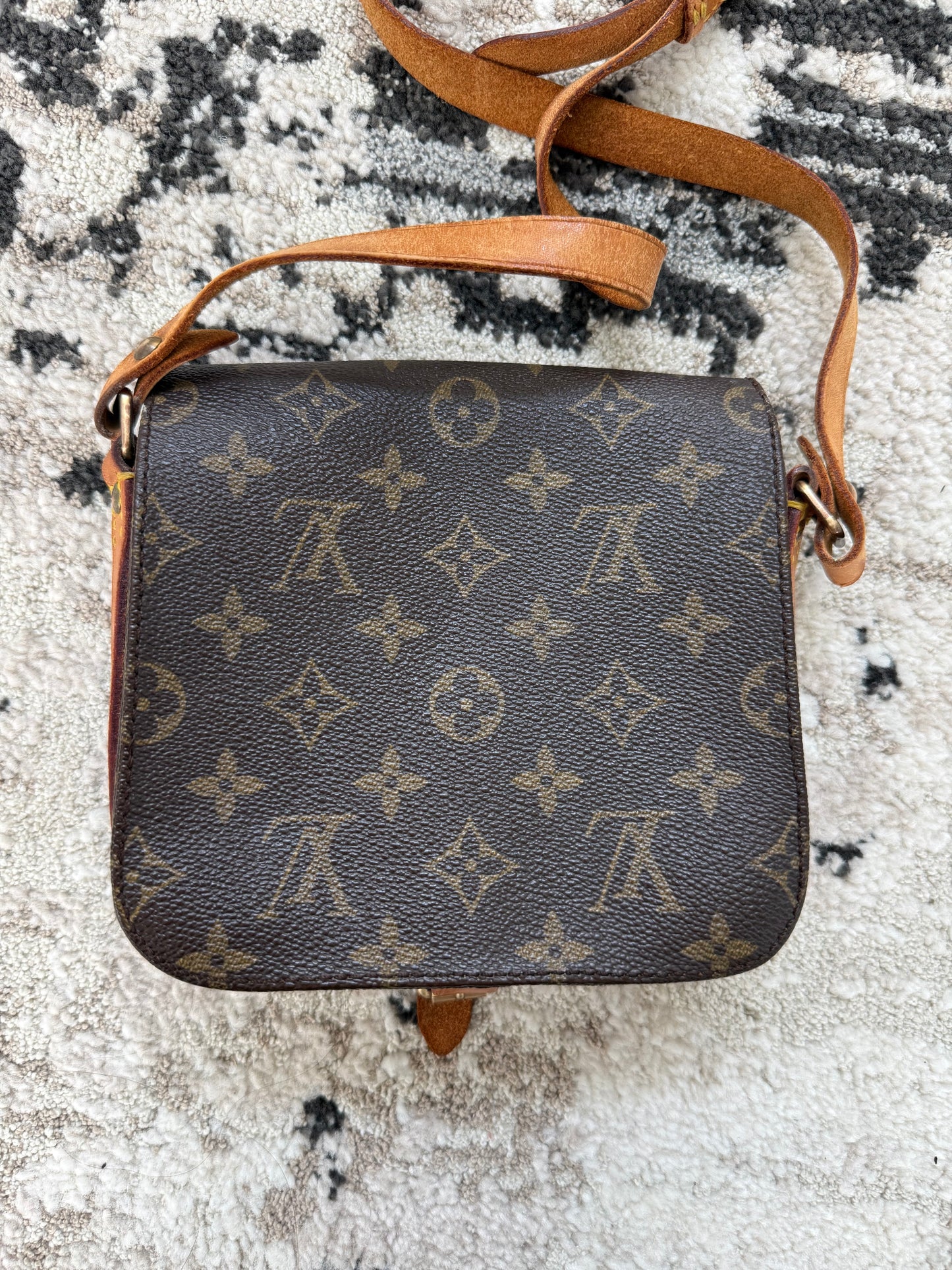 Pre-owned Louis Vuitton Cartouchiere PM Monogram Shoulder / Crossbody Bag