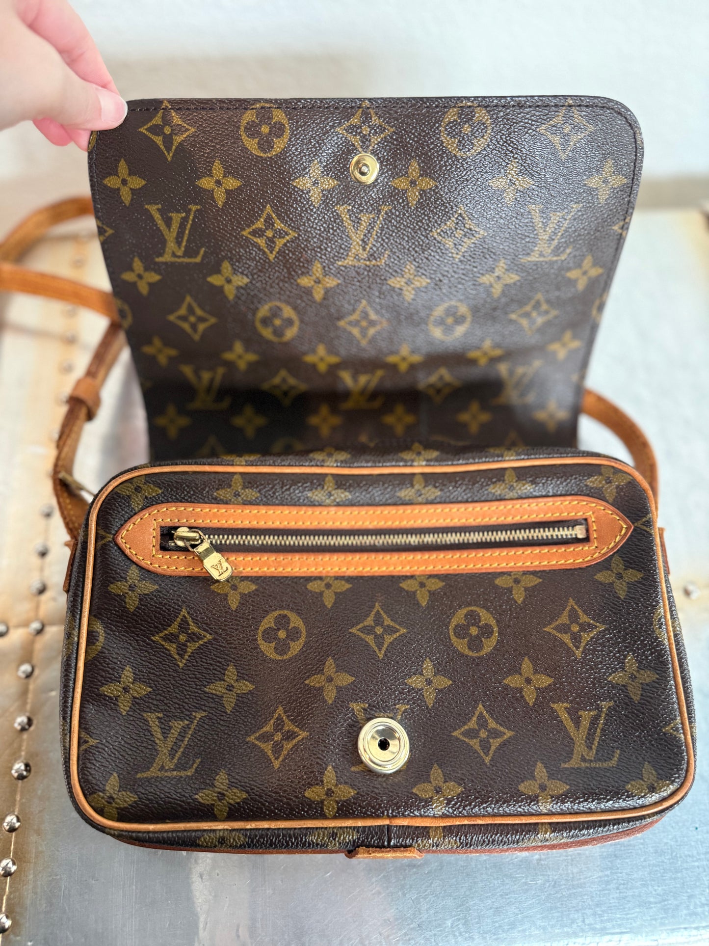Pre-owned Louis Vuitton Saint Germain 24 Monogram Crossbody / Shoulder Bag