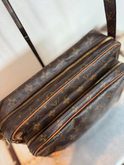 Pre-owned Louis Vuitton Nile PM Monogram Shoulder Bag/ Crossbody Bag