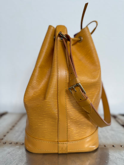 Pre-owned Authentic Louis Vuitton Noe Epi Drawstring Shoulder Bag
