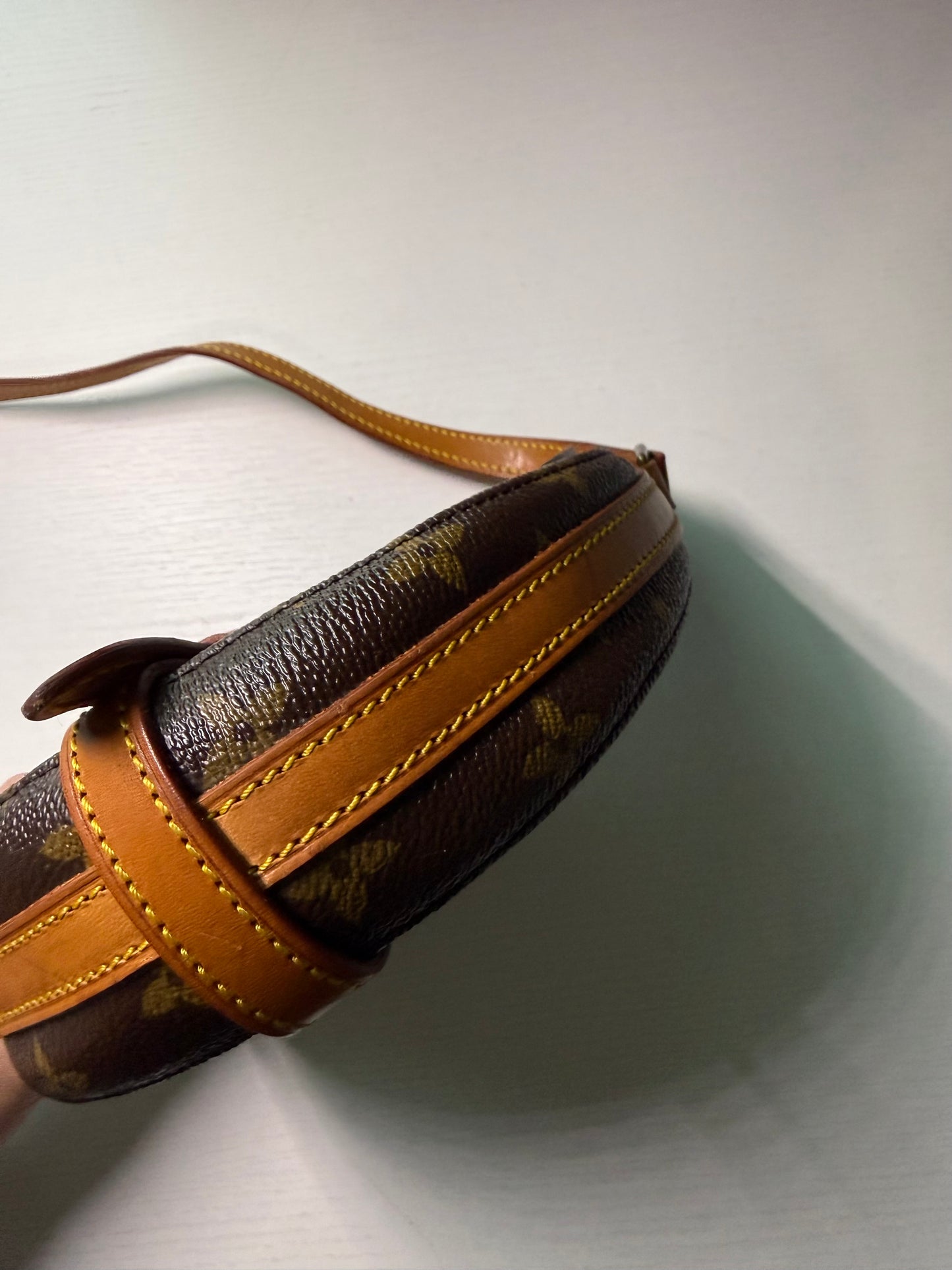 Pre-owned Authentic Louis Vuitton Chantilly PM Monogram Crossbody Bag