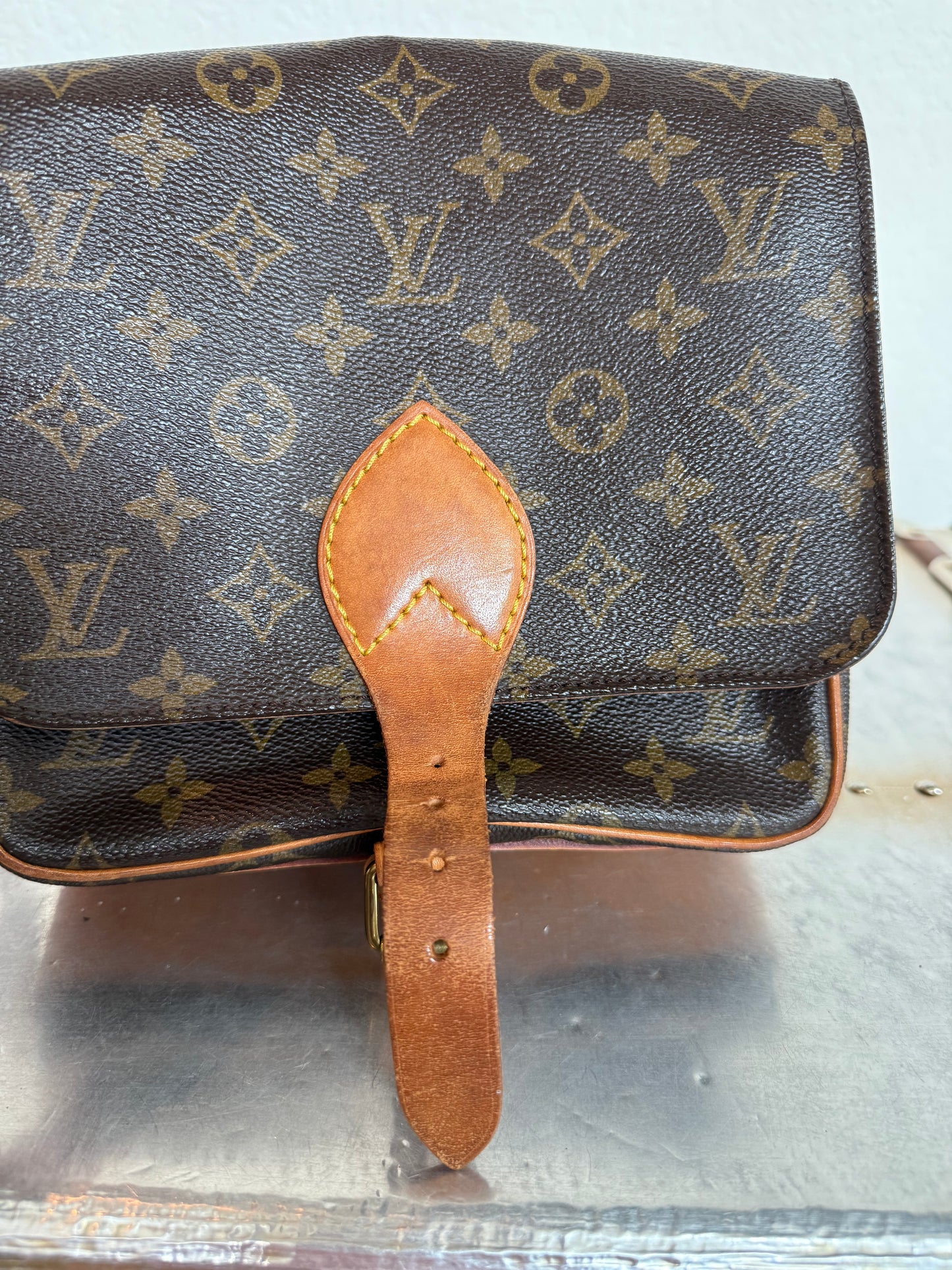 Pre-owned Louis Vuitton Cartouchiere MM Monogram Shoulder / Crossbody Bag