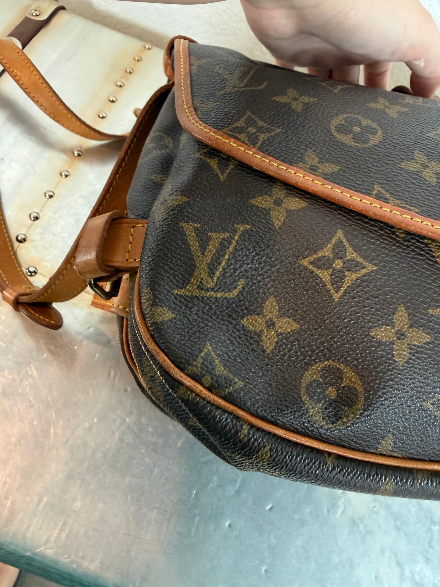 Pre-owned Authentic Louis Vuitton Saumur 30 Monogram Crossbody Bag