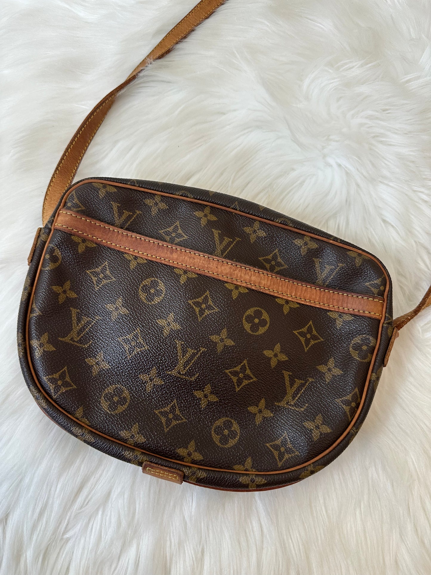 Pre-owned Authentic Louis Vuitton Jeune Fille MM Monogram Crossbody Bag