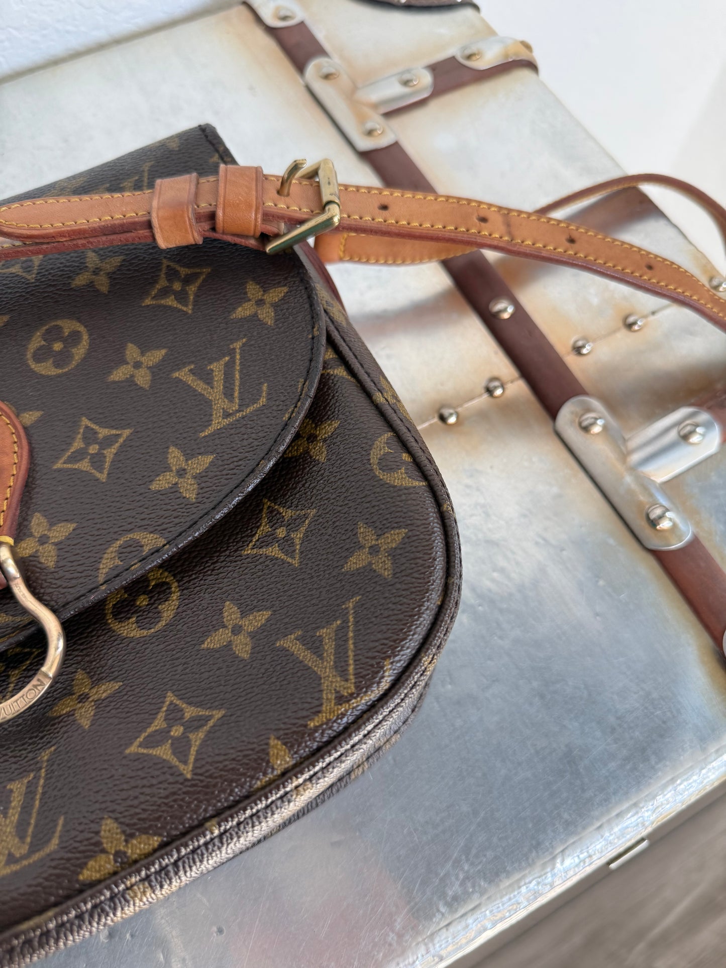 Pre-owned Authentic Louis Vuitton Saint Cloud GM Monogram Crossbody Bag
