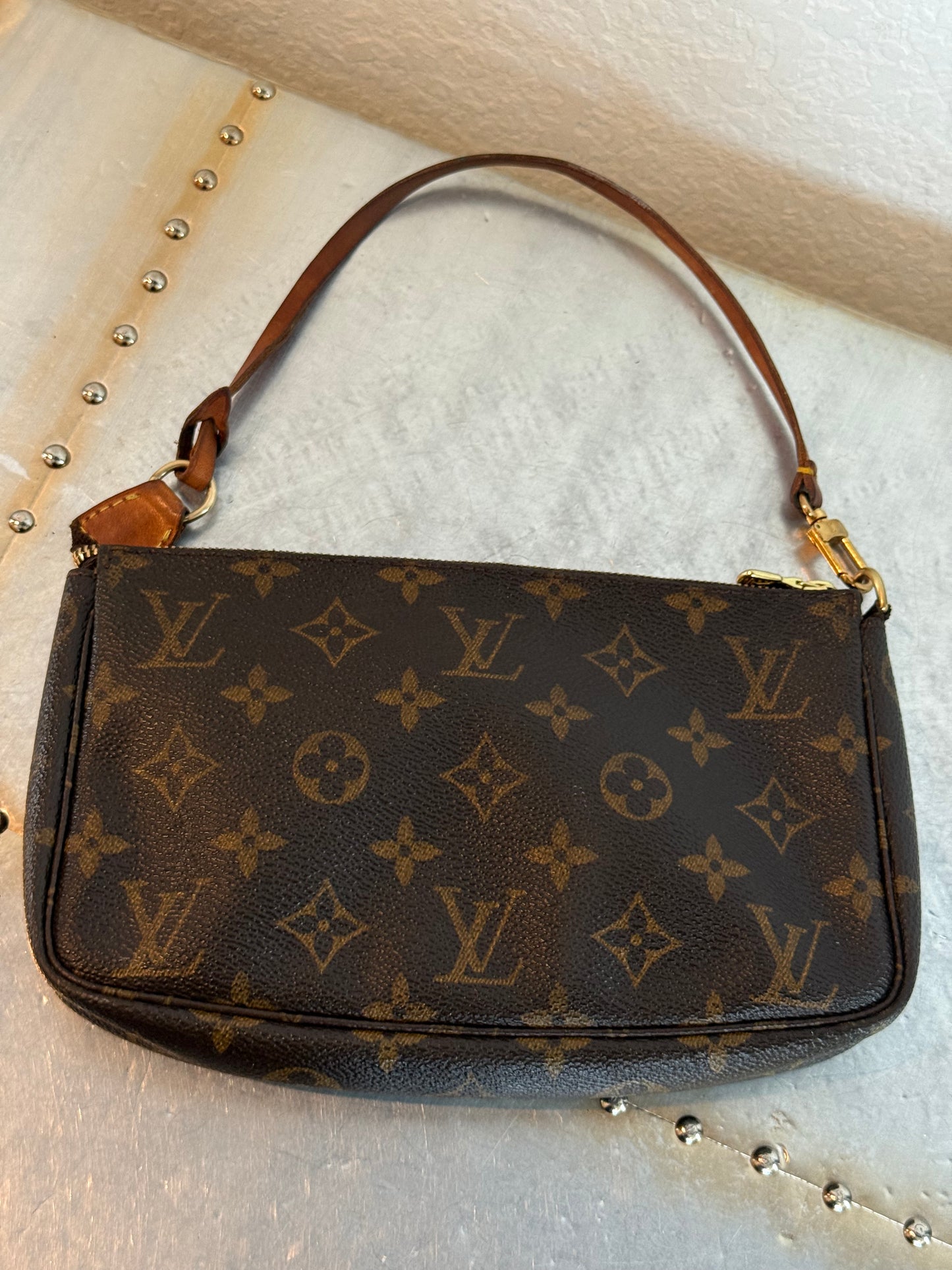 Pre-owned Authentic Louis Vuitton Pochette Accessoires Monogram Shoulder / Handbag