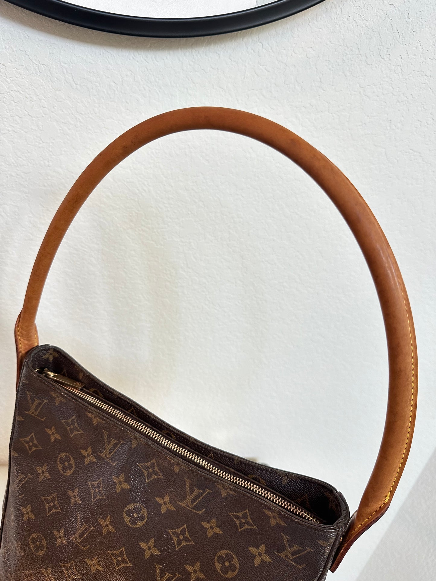 Pre-owned Authentic Louis Vuitton Looping GM Monogram Shoulder Bag