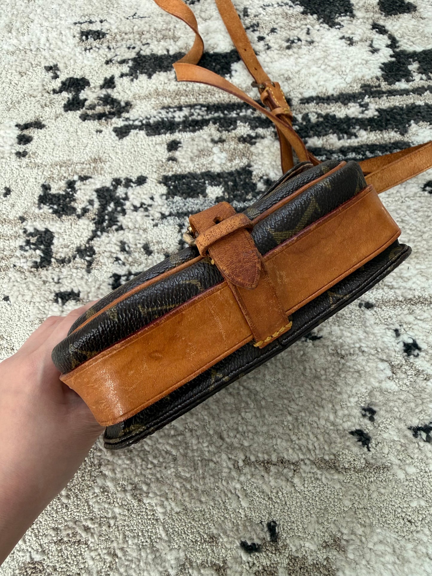Pre-owned Louis Vuitton Cartouchiere PM Monogram Shoulder / Crossbody Bag