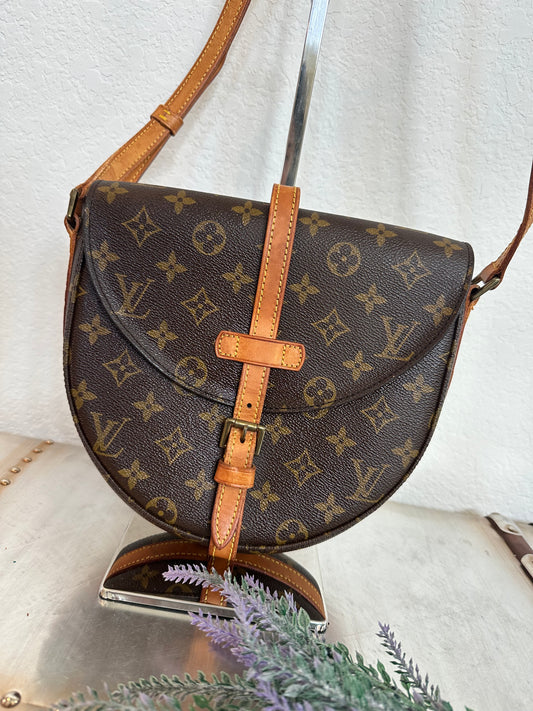 Pre-owned Authentic Louis Vuitton Chantilly MM Monogram Crossbody Bag