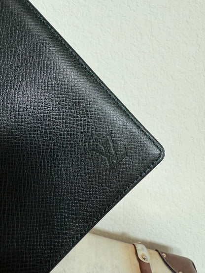 Pre-owned Authentic Louis Vuitton Bifold Checkbook/ Long Wallet