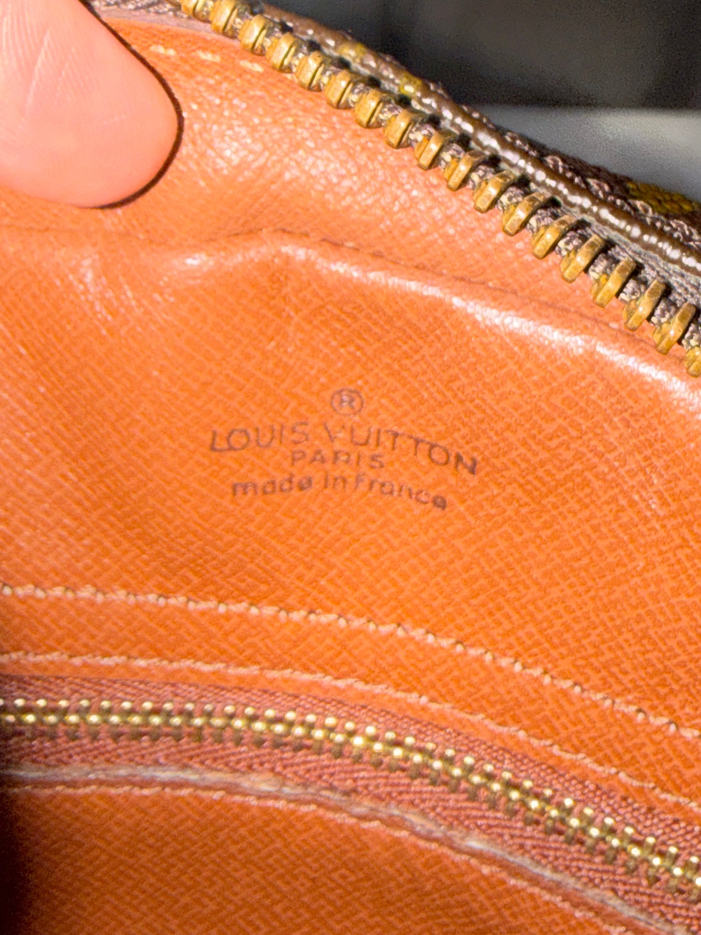 Pre-owned Authentic Louis Vuitton Senlis Monogram Crossbody /Shoulder Bag