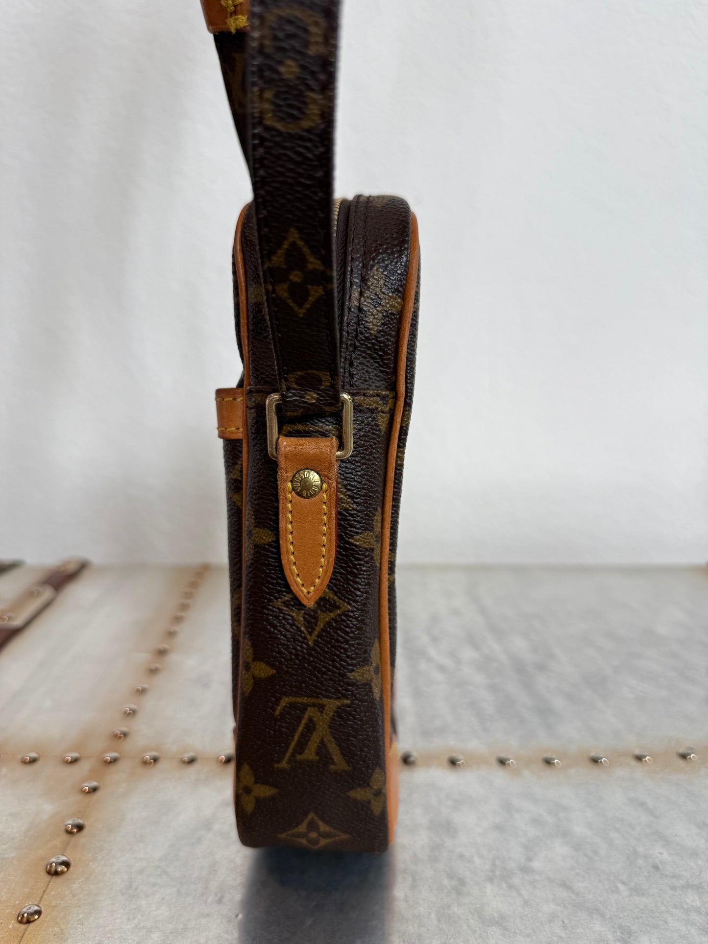 Pre-owned Authentic Louis Vuitton Danube Monogram Crossbody Bag