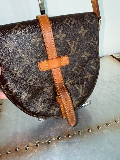 Pre-owned Authentic Louis Vuitton Chantilly PM Monogram Crossbody Bag