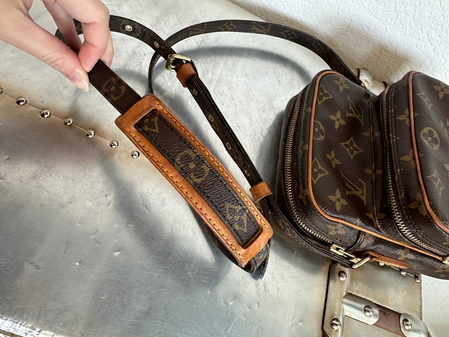 Pre-owned Authentic Louis Vuitton Amazon Monogram Crossbody Bag