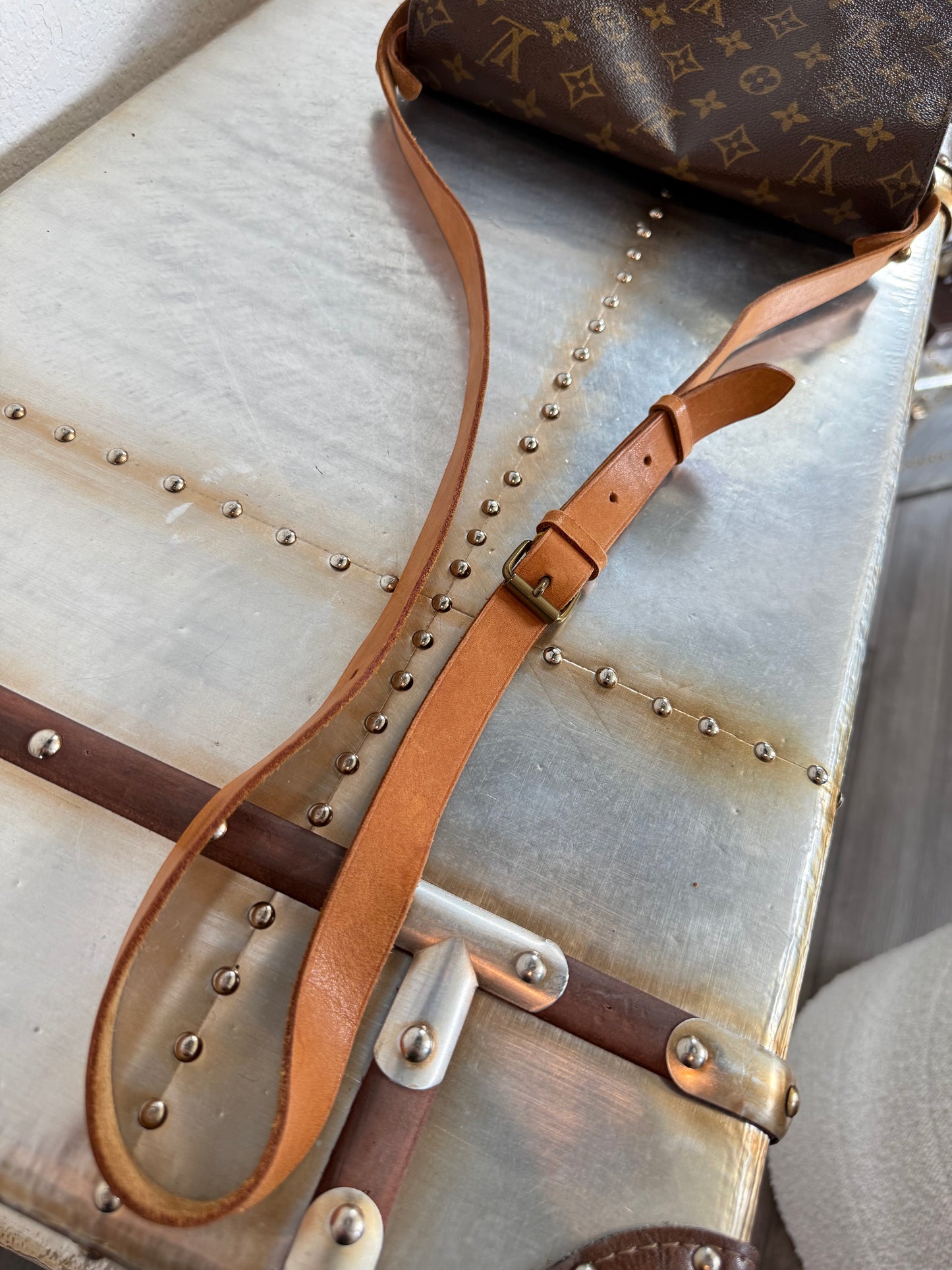 Pre-owned Louis Vuitton Cartouchiere GM Monogram Shoulder / Crossbody Bag