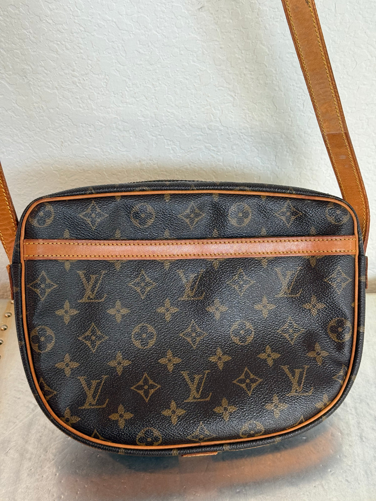 Pre-owned Authentic Louis Vuitton Jeune Fille GM Monogram Crossbody Bag