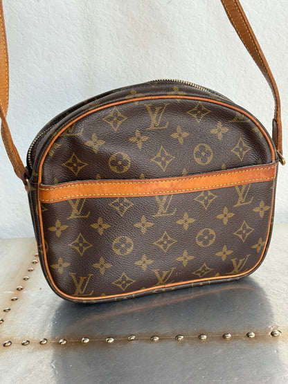 Pre-owned Authentic Louis Vuitton Senlis Monogram Crossbody /Shoulder Bag