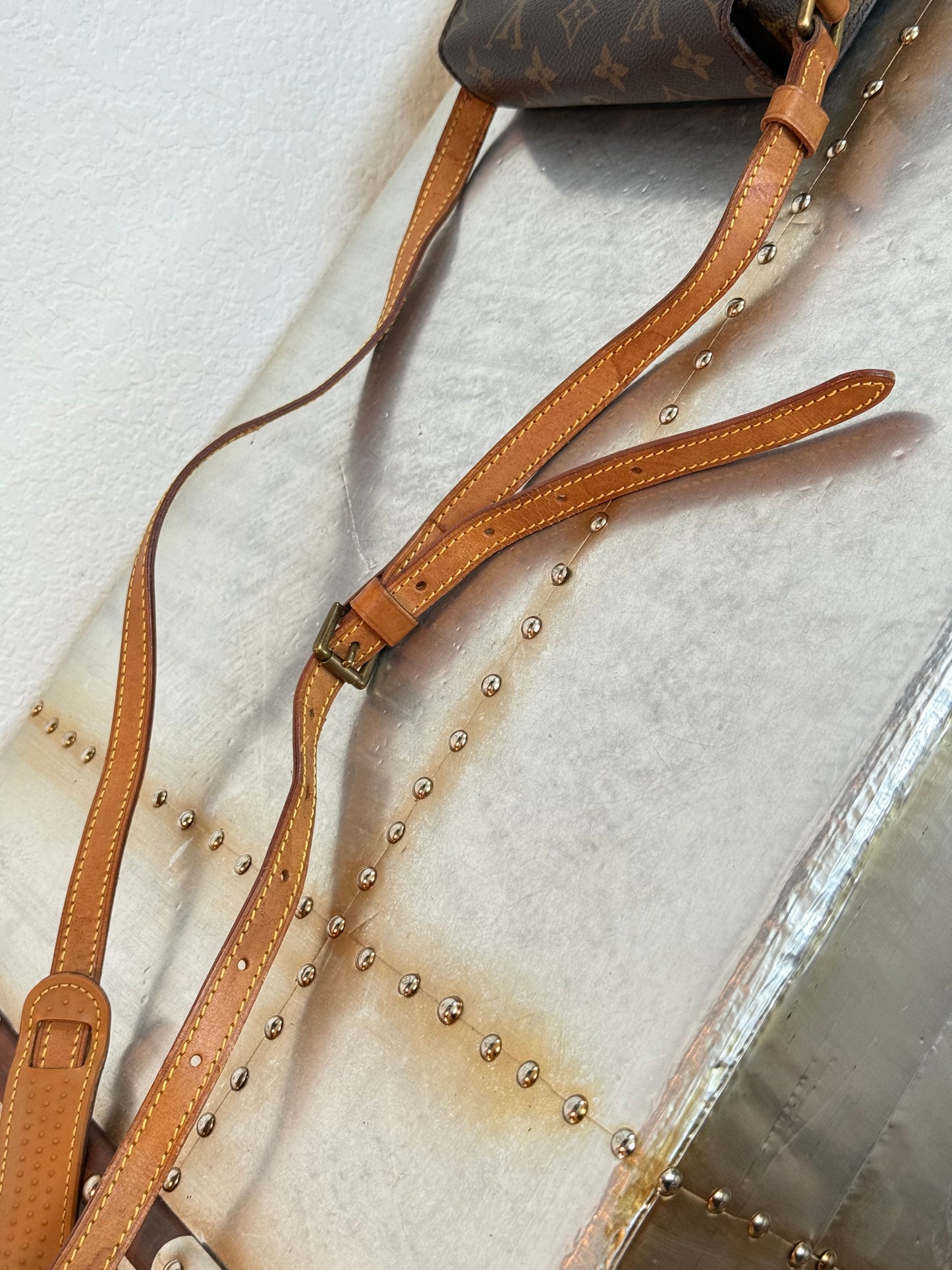 Pre-owned Authentic Louis Vuitton Saint Cloud PM Monogram Crossbody Bag