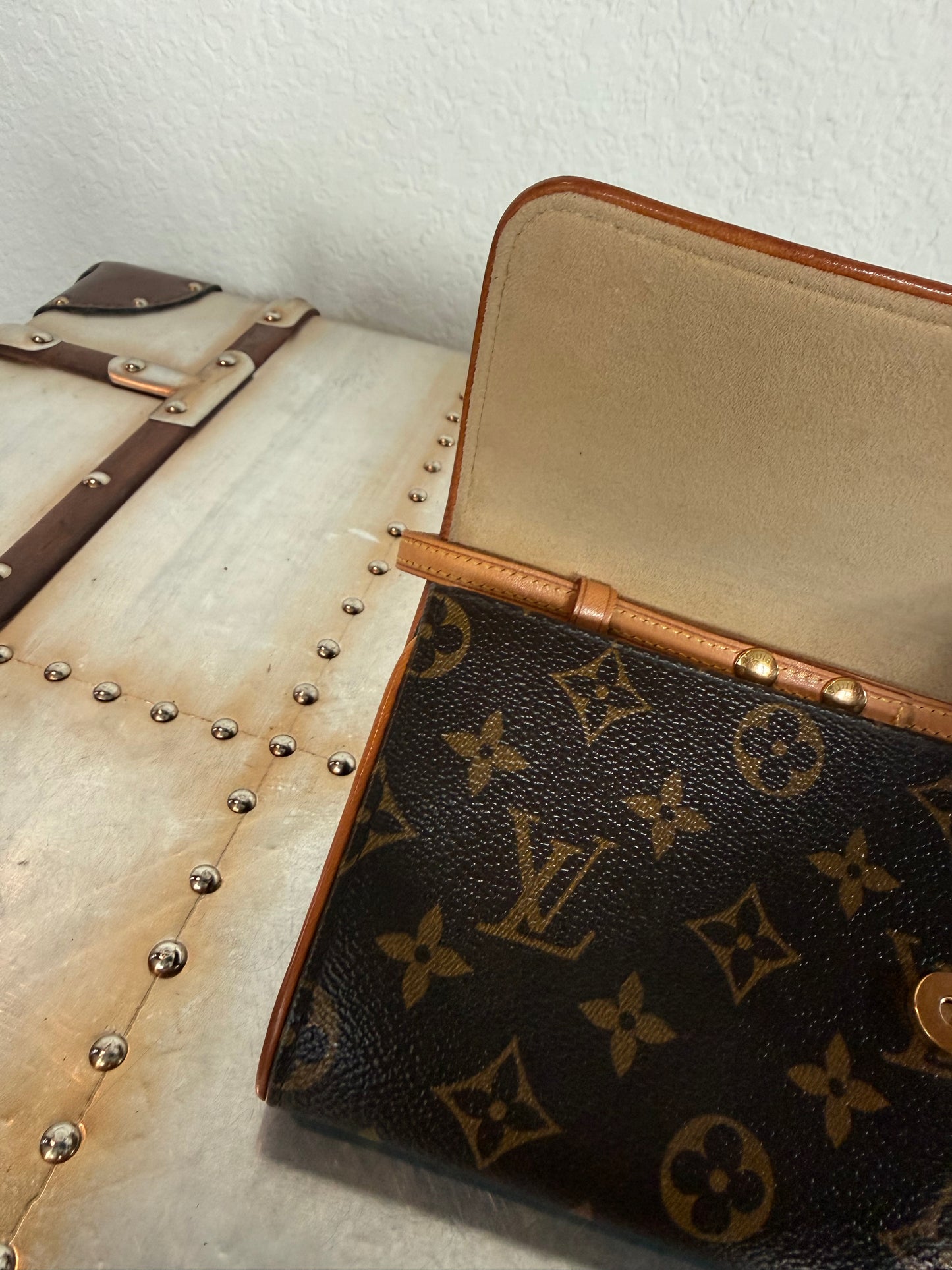 Pre-owned Authentic Louis Vuitton Pochette Twin GM Monogram Shoulder Bag