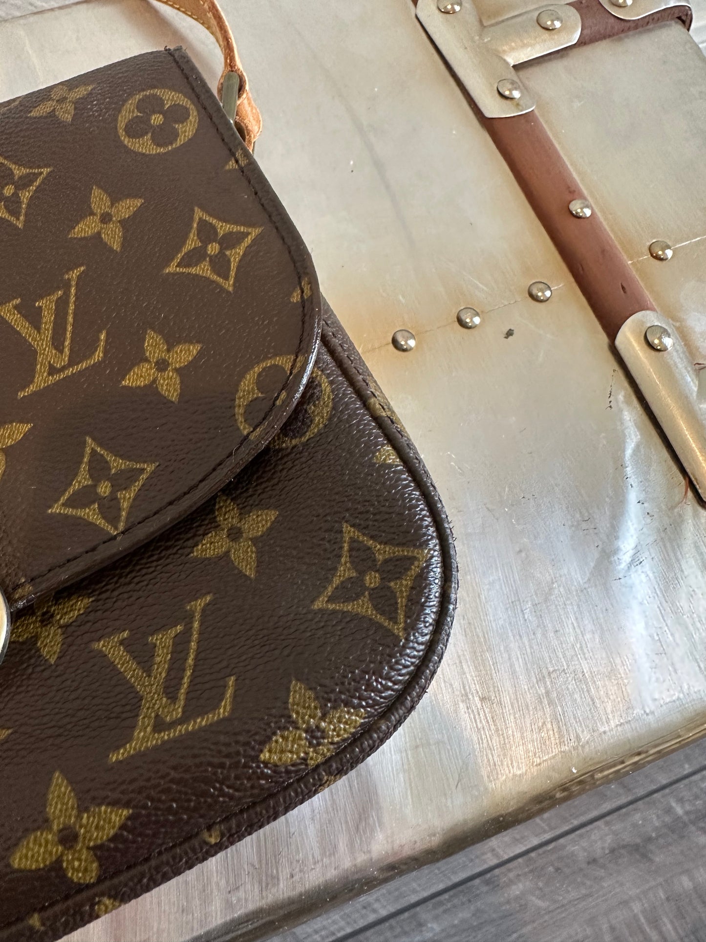 Pre-owned Authentic Louis Vuitton Saint Cloud MM Monogram Shoulder / Crossbody Bag