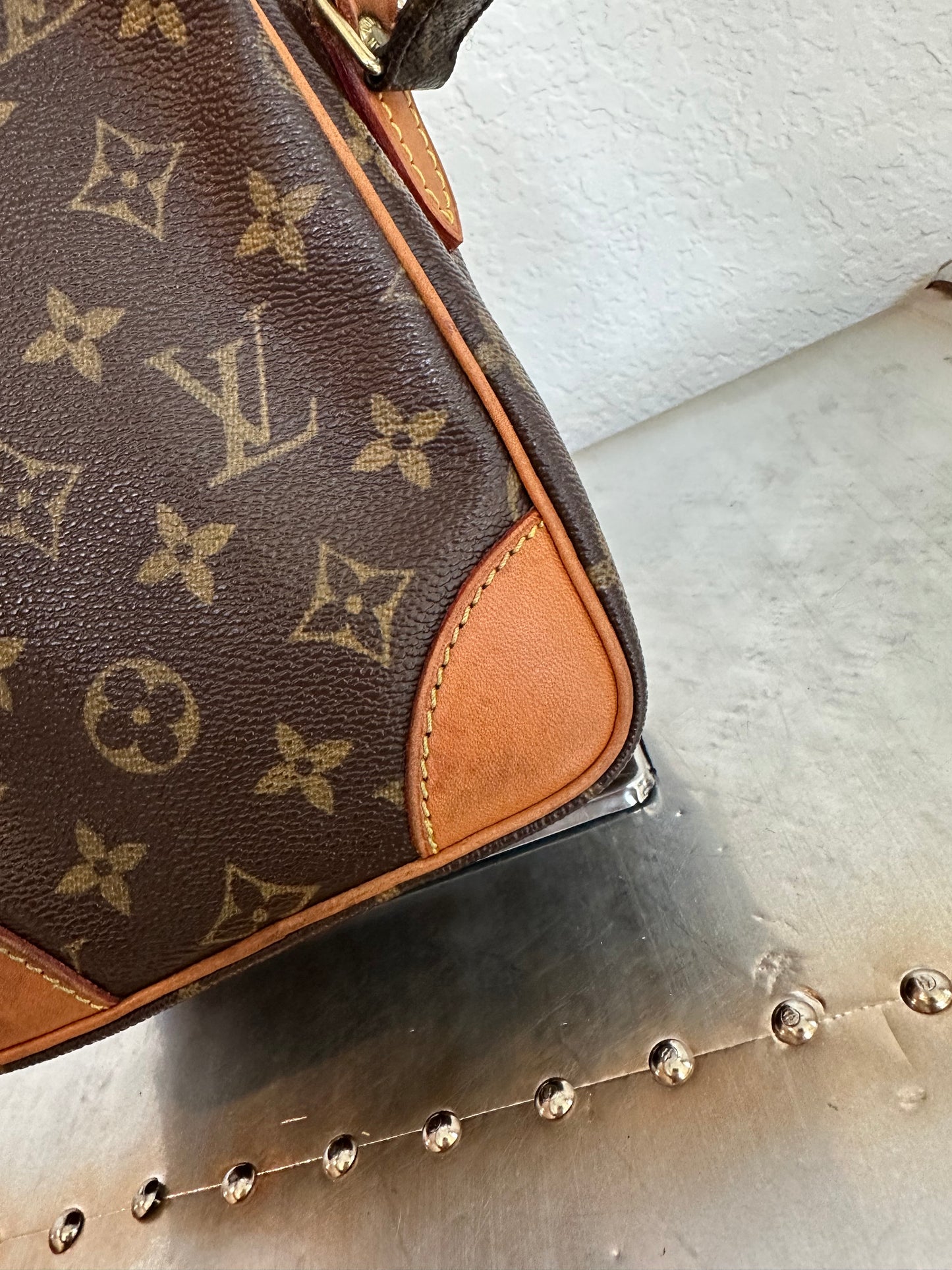 Pre-owned Authentic Louis Vuitton Amazon Monogram Crossbody Bag