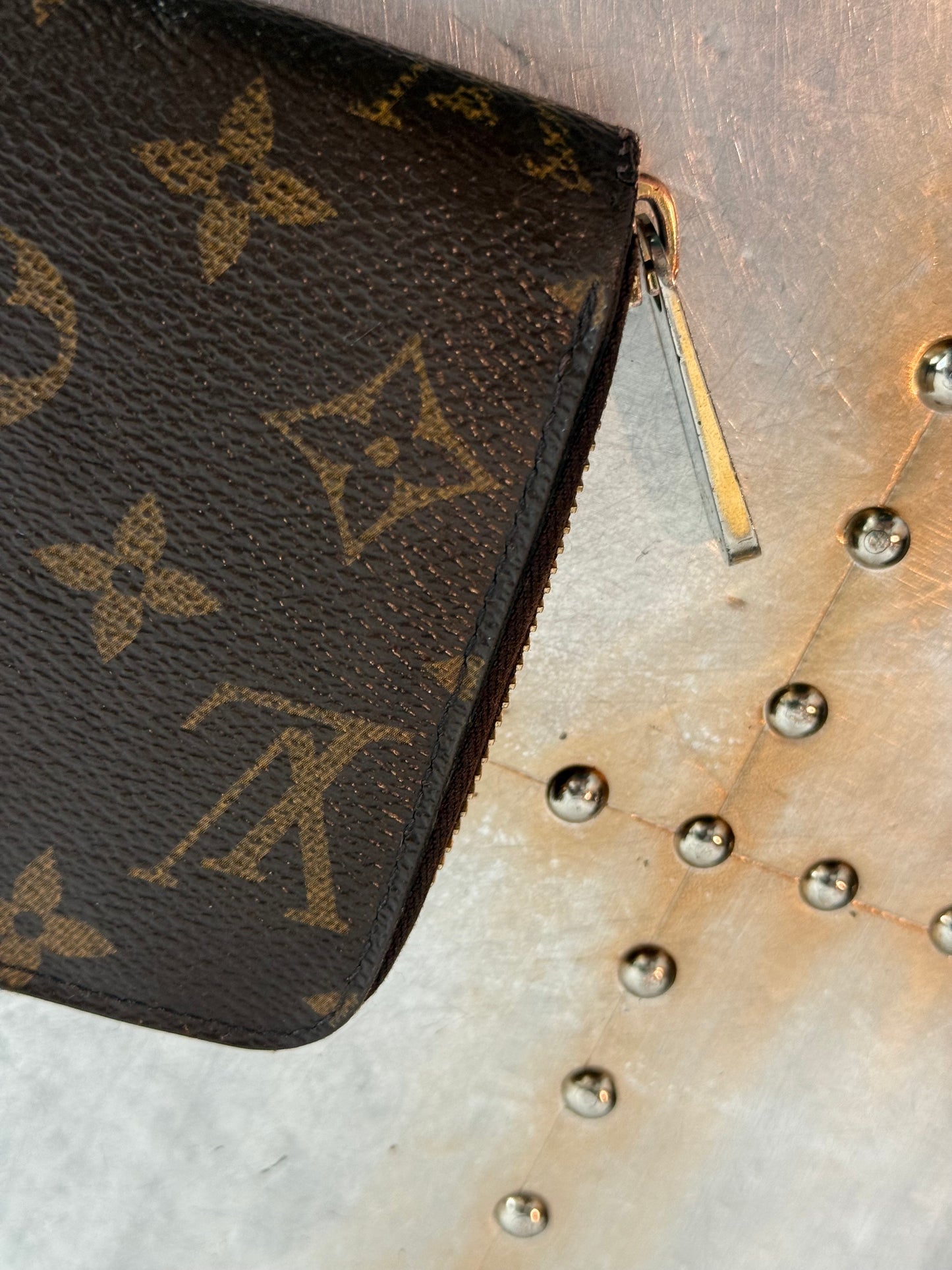 Pre-owned Authentic Louis Vuitton Zippy Monogram Long Wallet