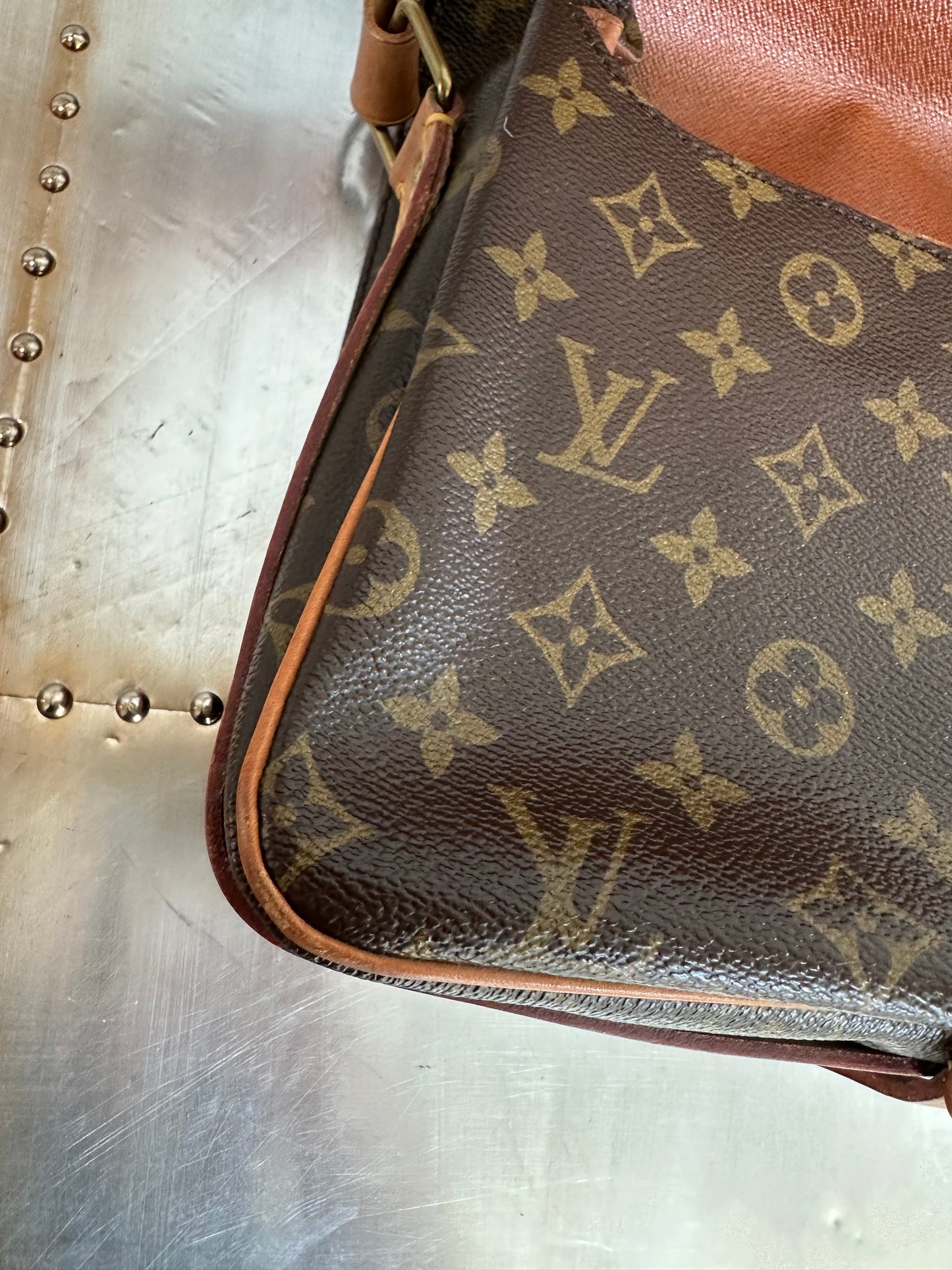 Pre-owned Louis Vuitton Cartouchiere GM Monogram Shoulder / Crossbody Bag