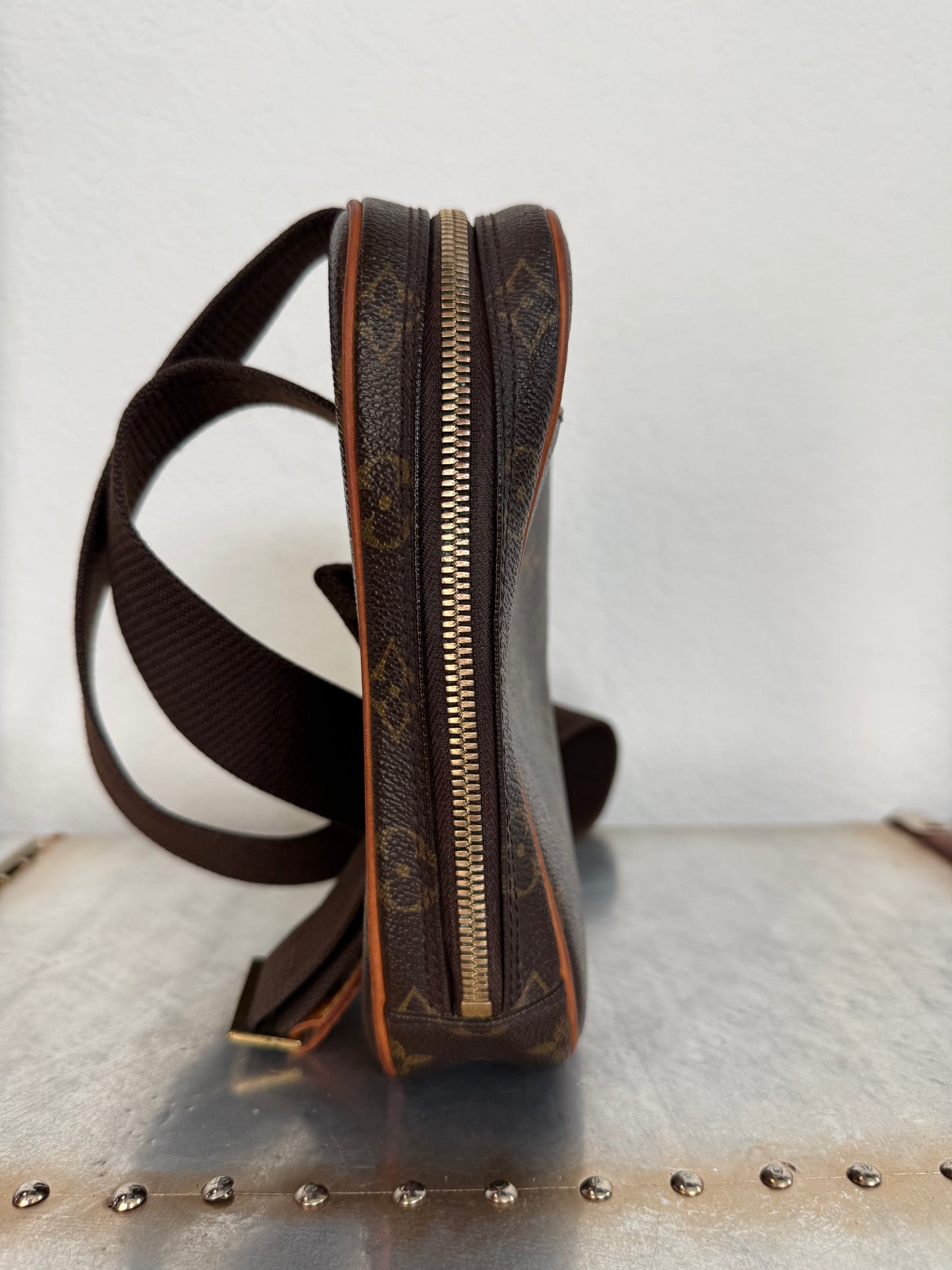 Pre-owned Authentic Louis Vuitton Pochette Gange Monogram Bum Bag