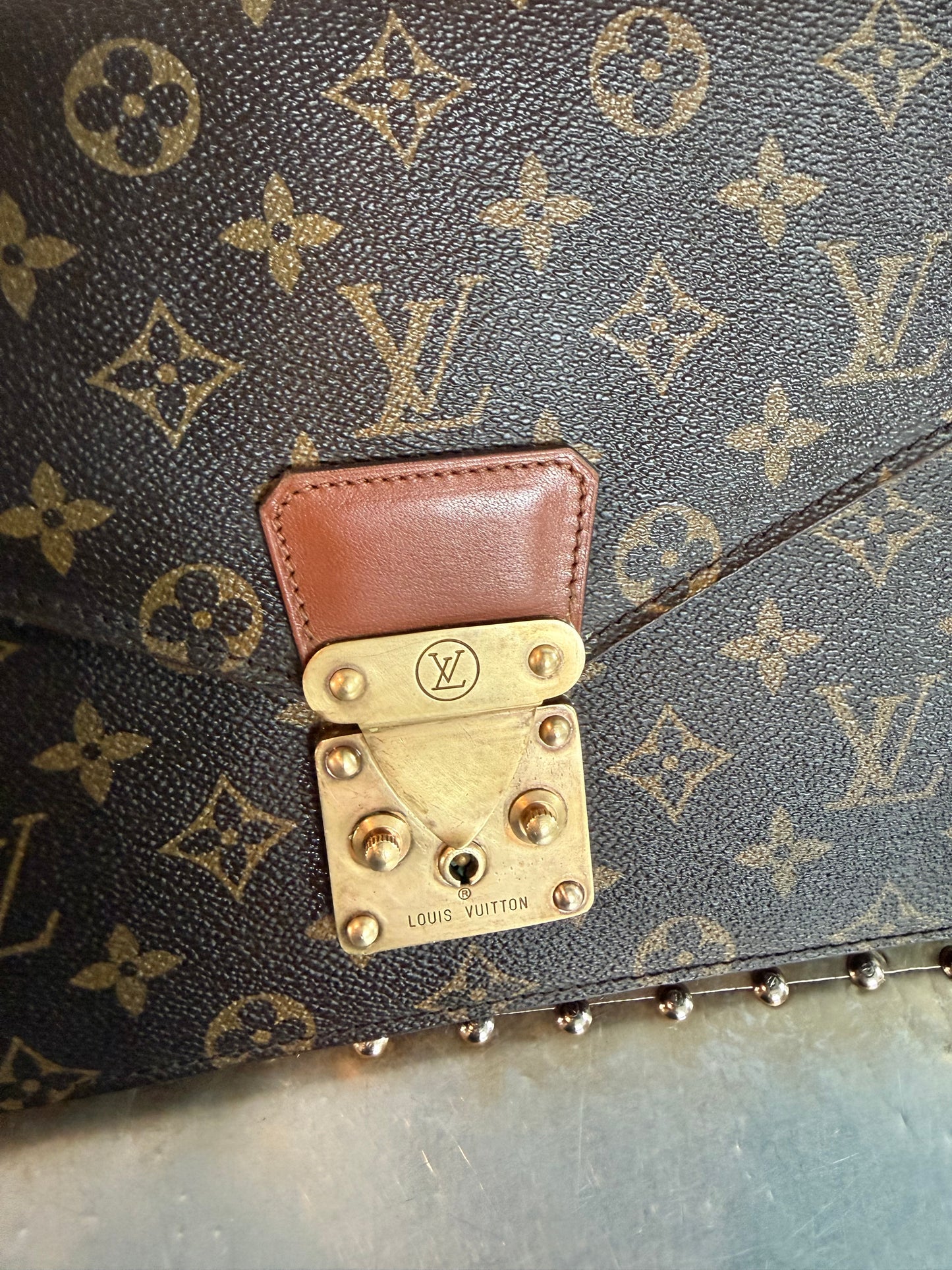 Pre-owned Authentic Louis Vuitton Concorde Monogram Handbag