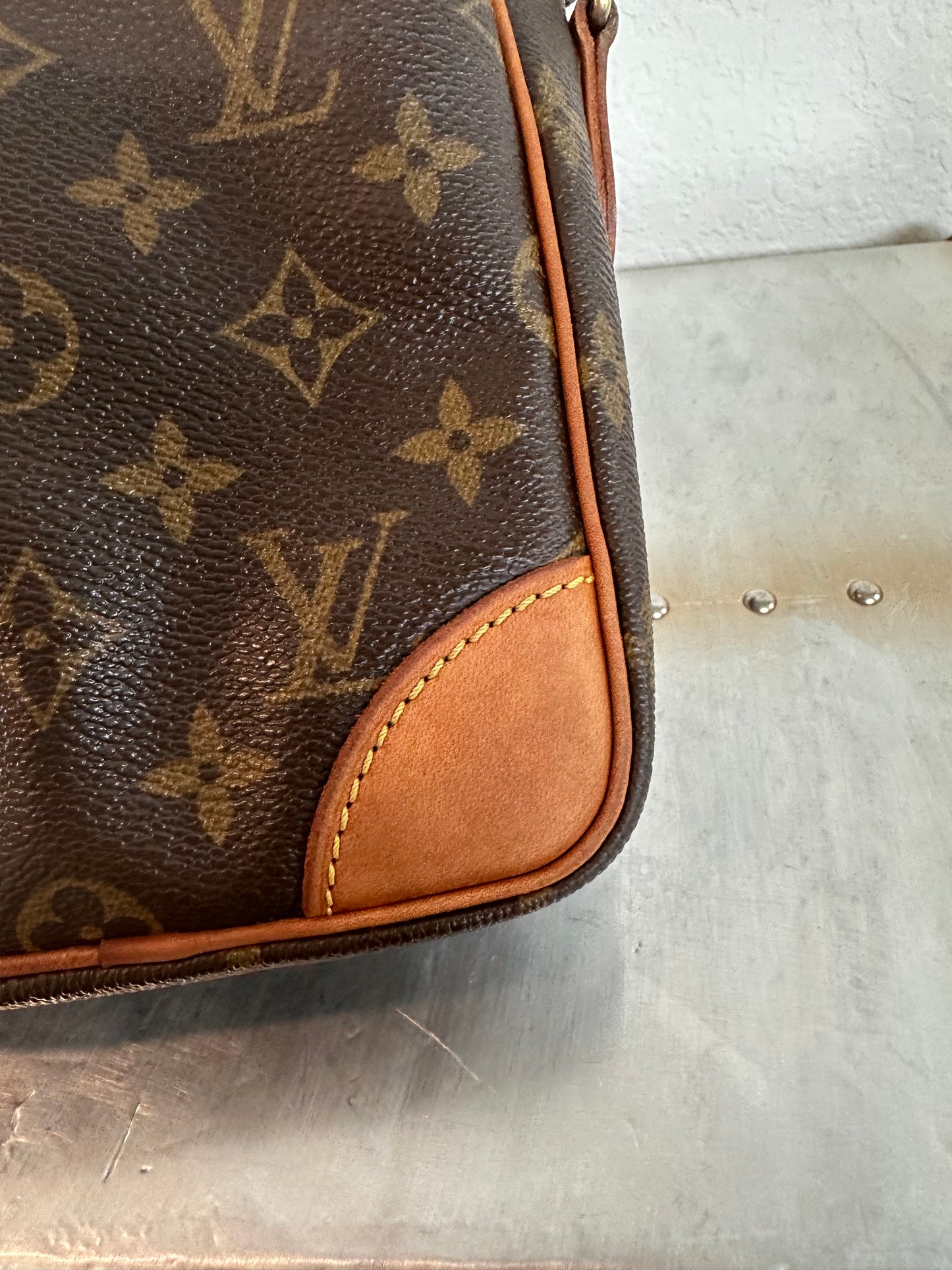 Pre-owned Authentic Louis Vuitton Danube Monogram Crossbody Bag