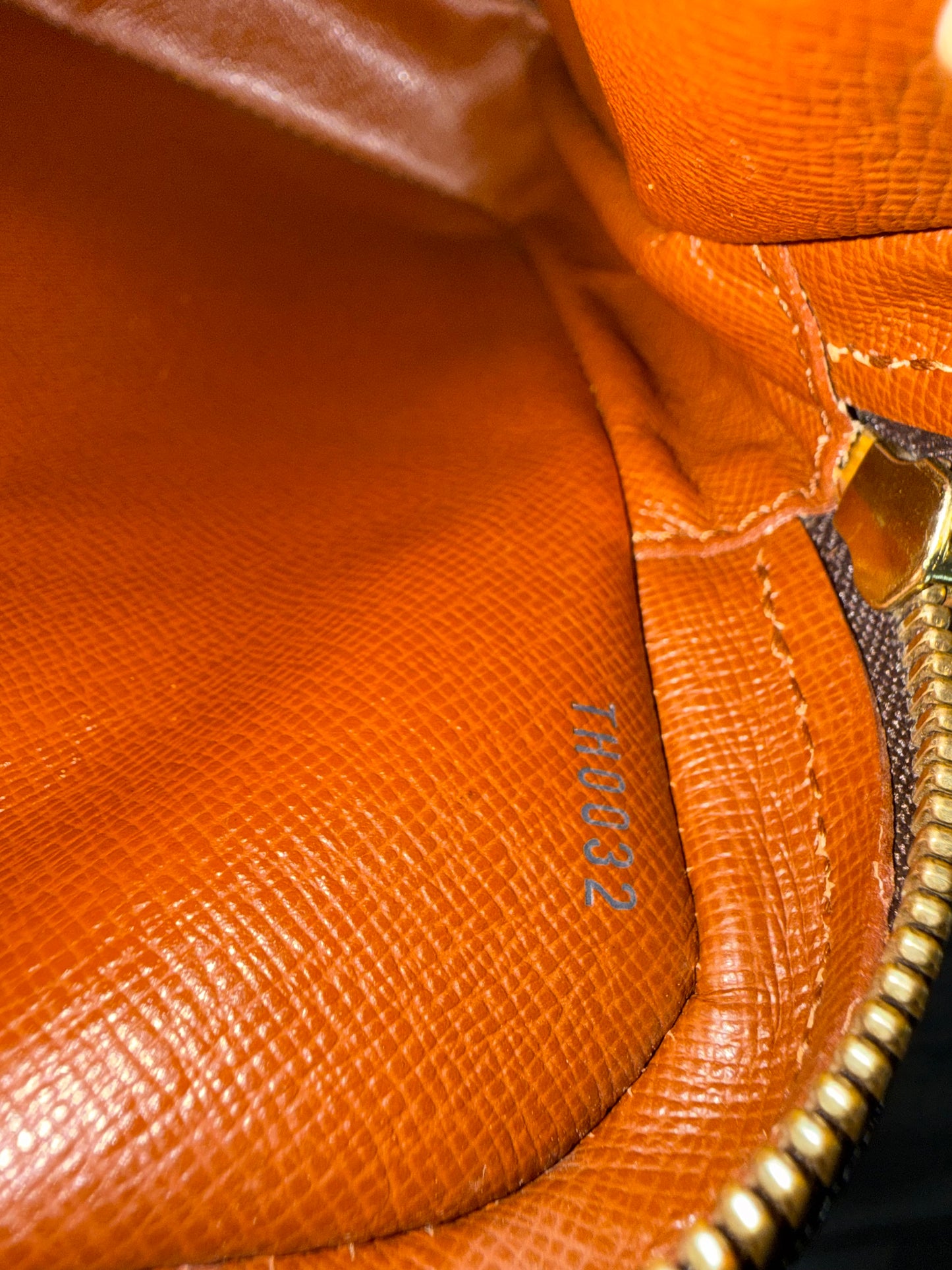 Pre-owned Authentic Louis Vuitton Amazon Monogram Crossbody Bag