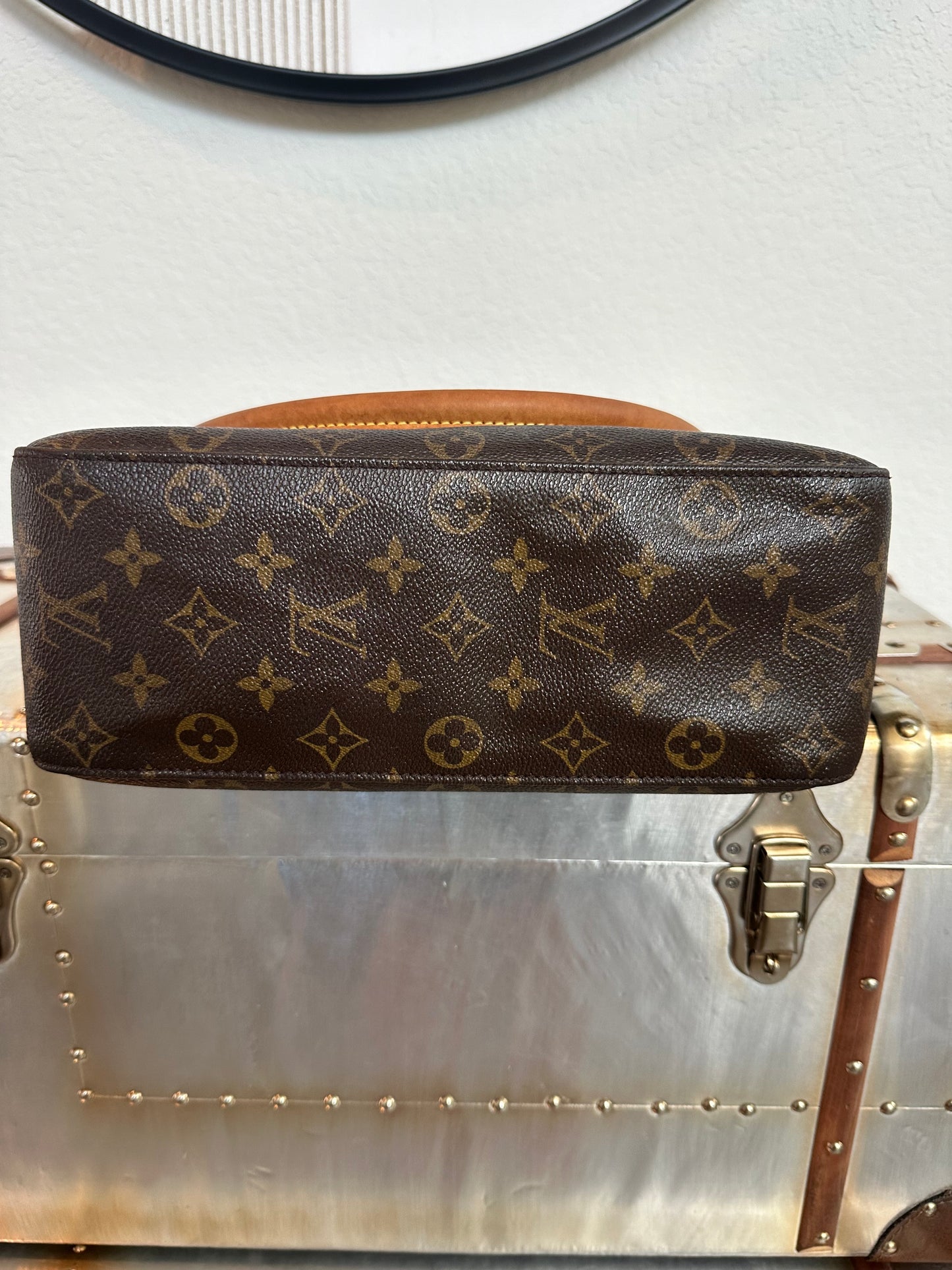 Pre-owned Authentic Louis Vuitton Looping GM Monogram Shoulder Bag