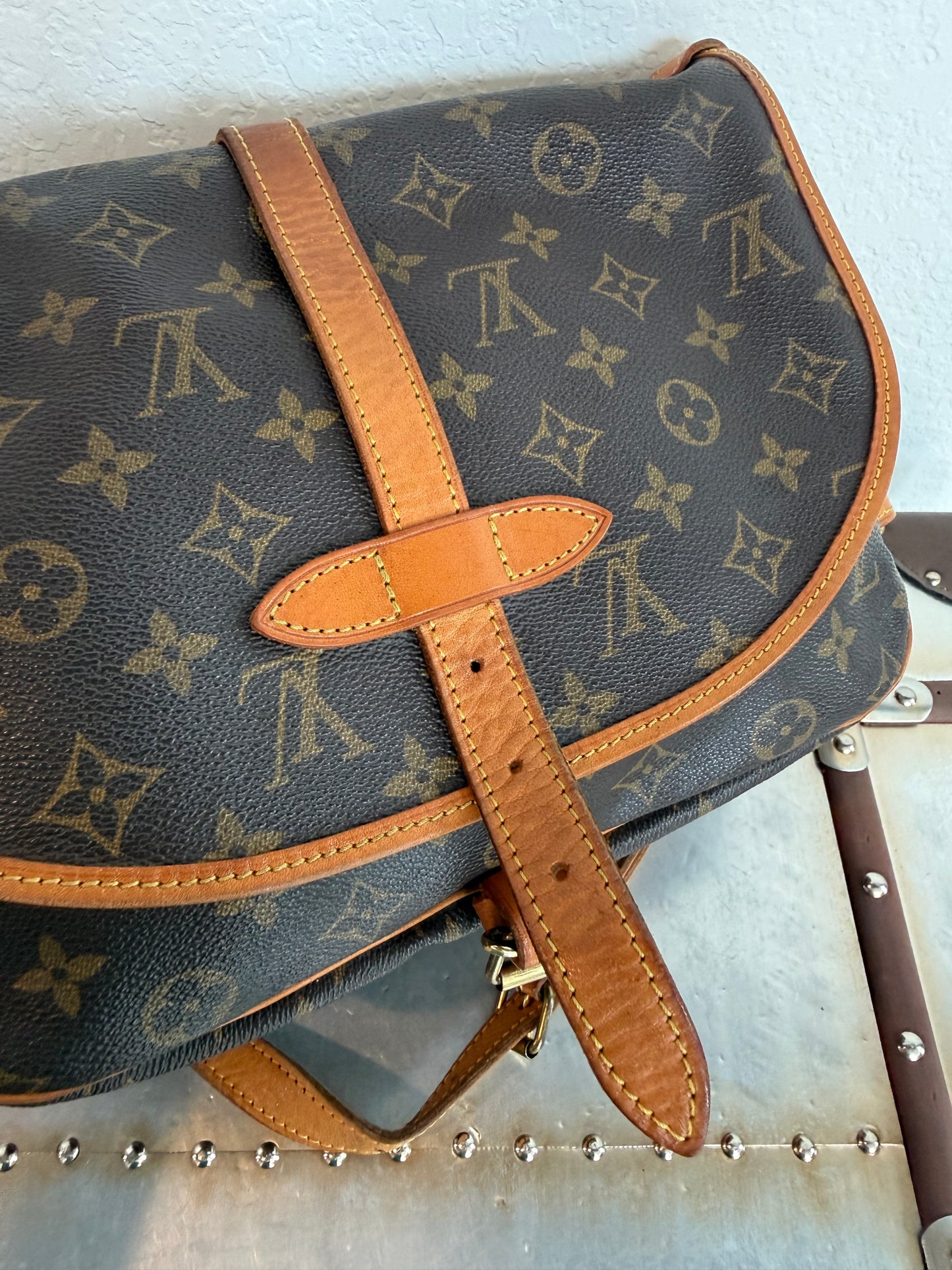 Pre-owned Authentic Louis Vuitton Saumur 30 Monogram Crossbody Bag