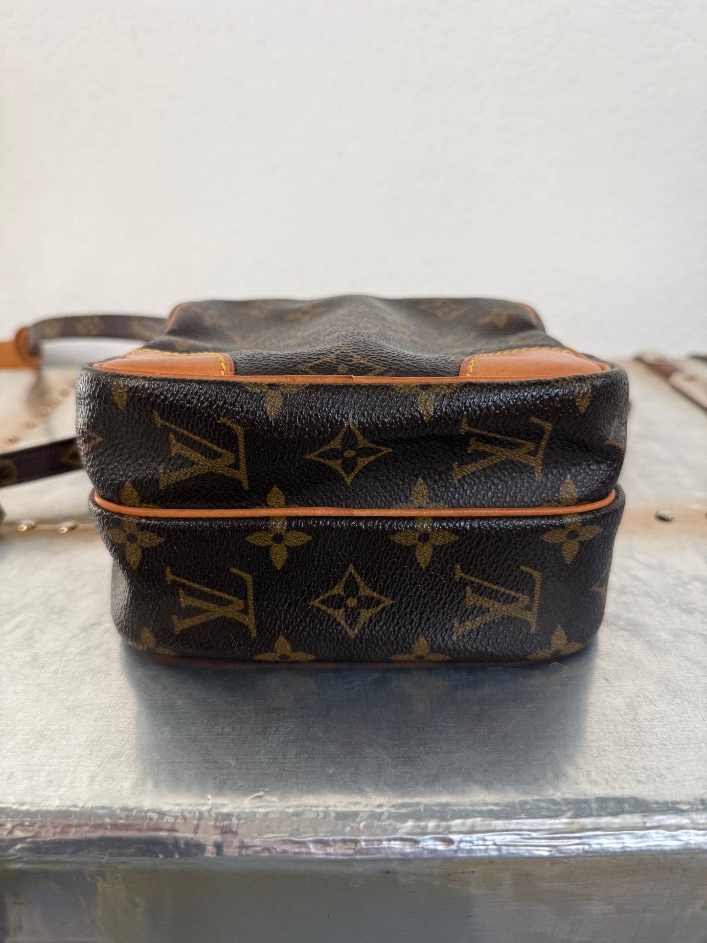 Pre-owned Authentic Louis Vuitton Amazon Monogram Crossbody Bag