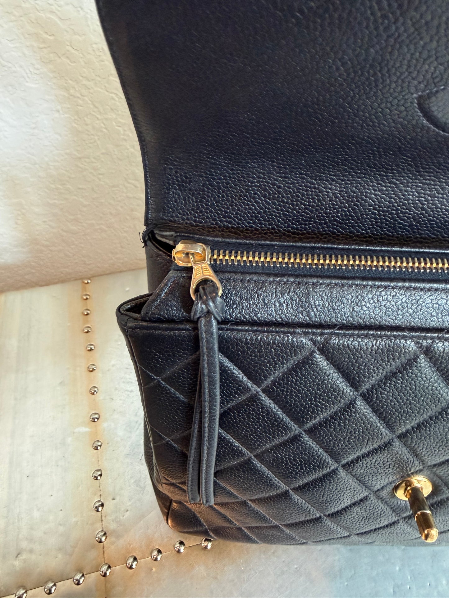 Pre-owned Authentic Chanel Vintage Caviar Square Backpack