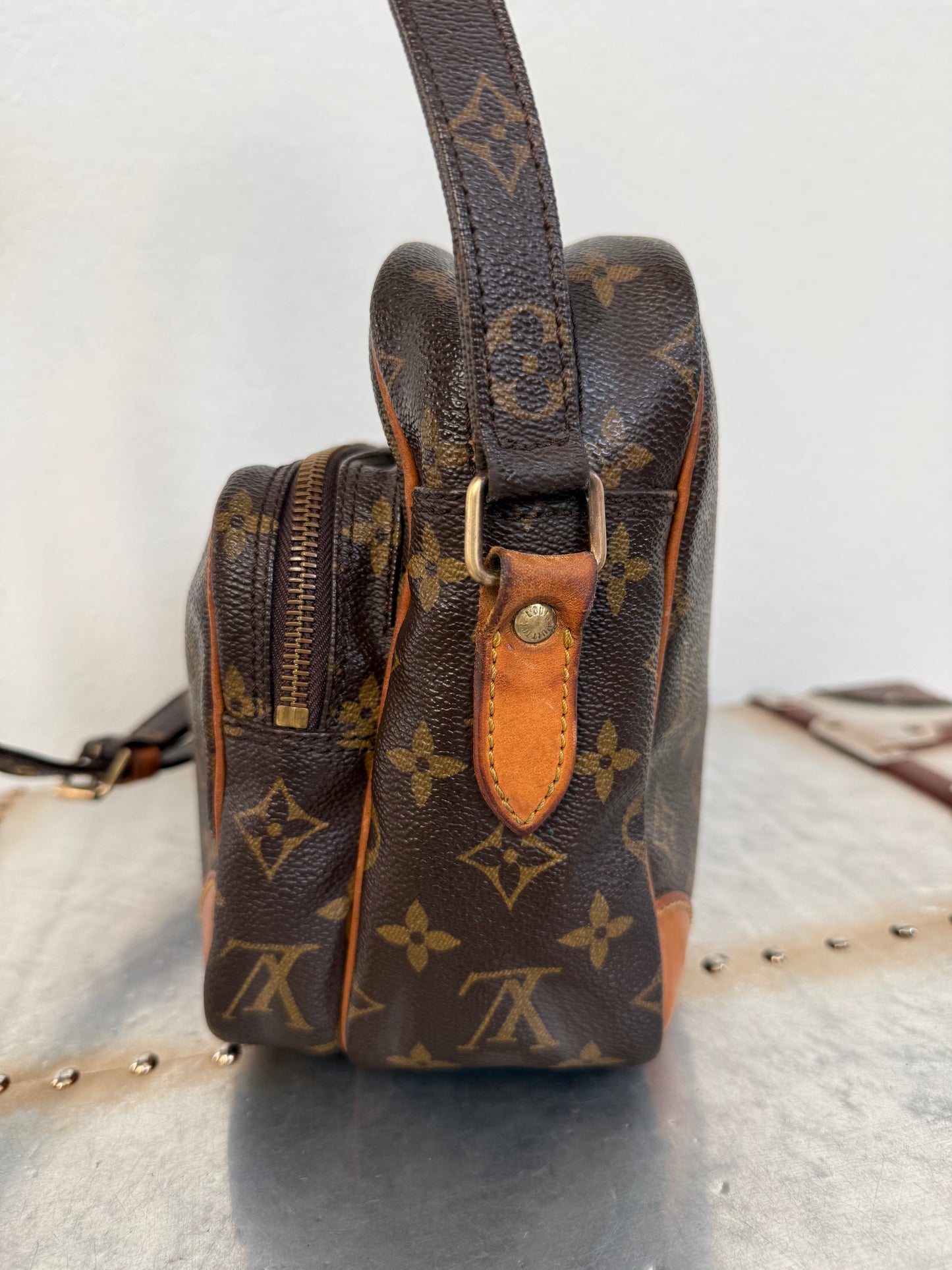 Pre-owned Louis Vuitton Nile PM Monogram Shoulder Bag/ Crossbody Bag