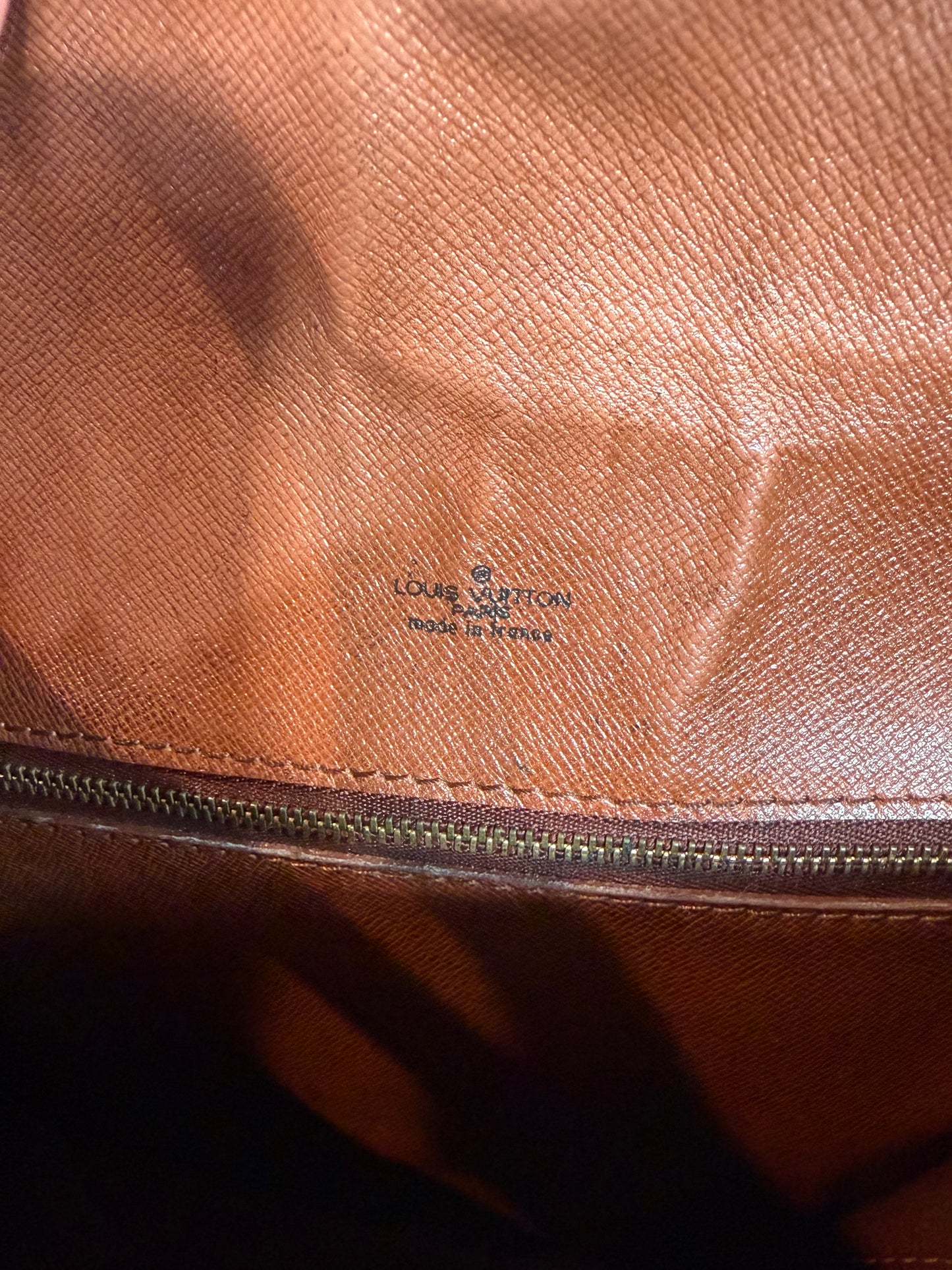 Pre-owned Authentic Louis Vuitton Saint Cloud GM Monogram Crossbody Bag