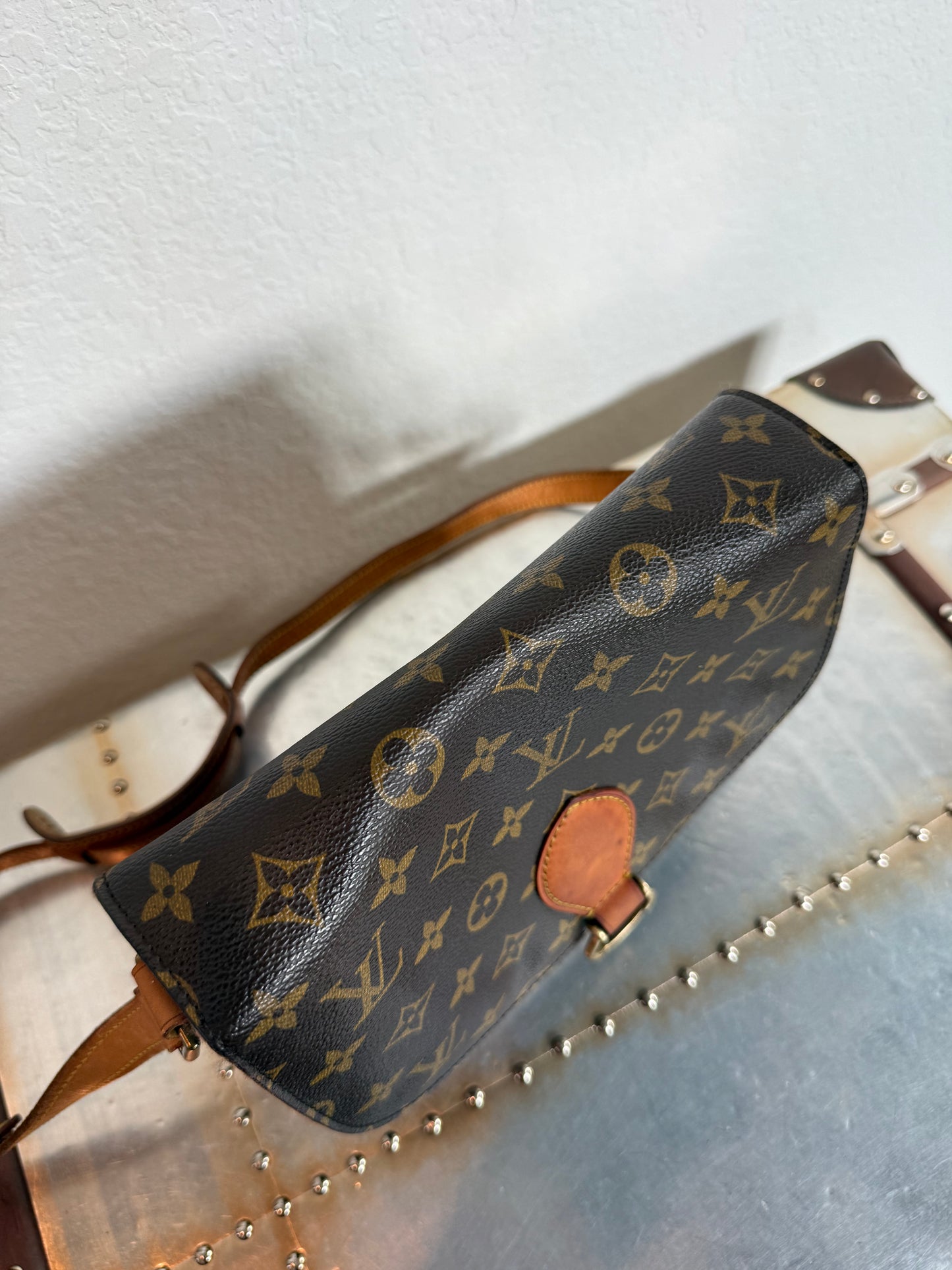 Pre-owned Authentic Louis Vuitton Saint Cloud GM Monogram Crossbody Bag