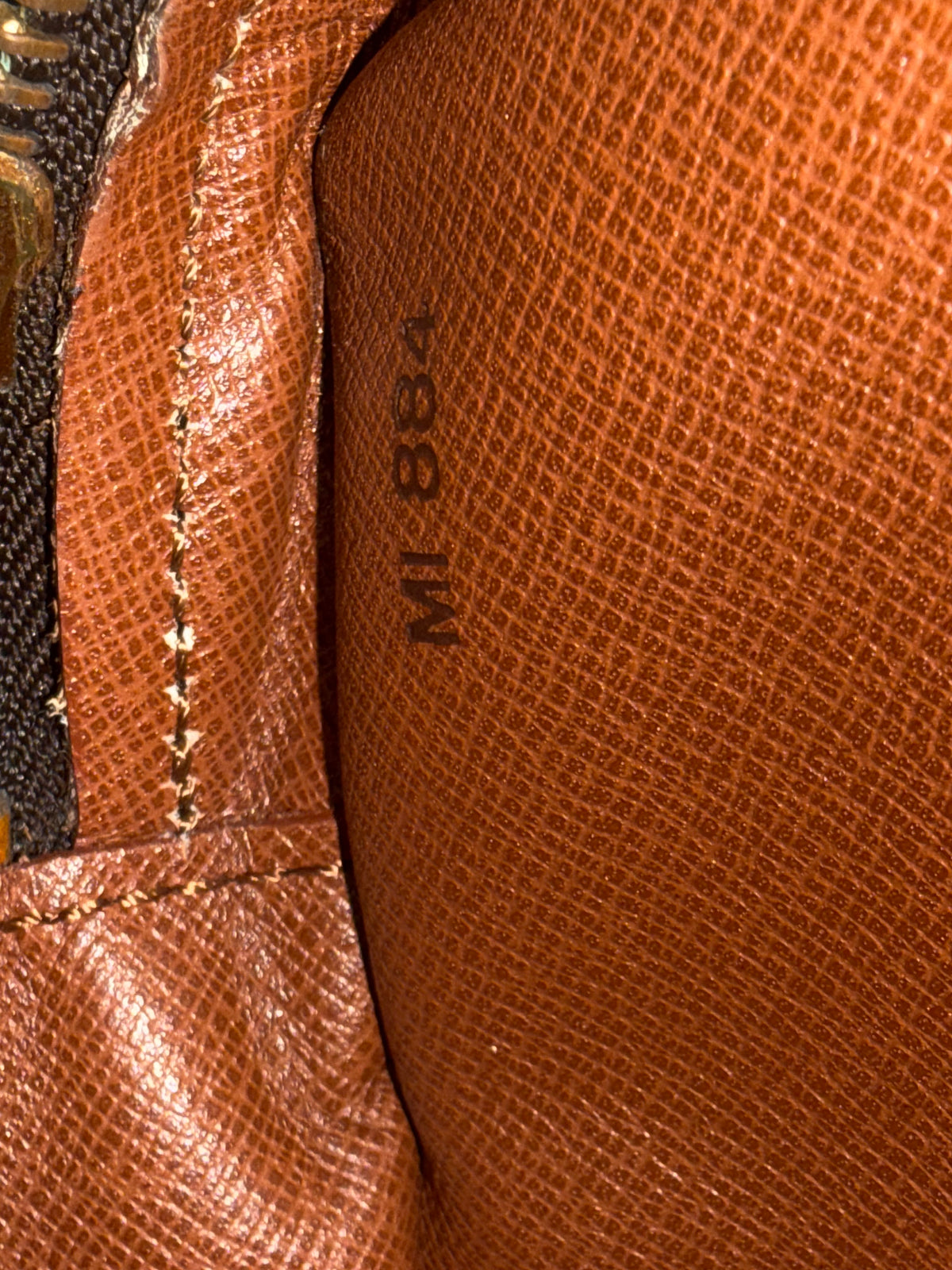 Pre-owned Authentic Louis Vuitton Jeune Fille GM Monogram Crossbody Bag