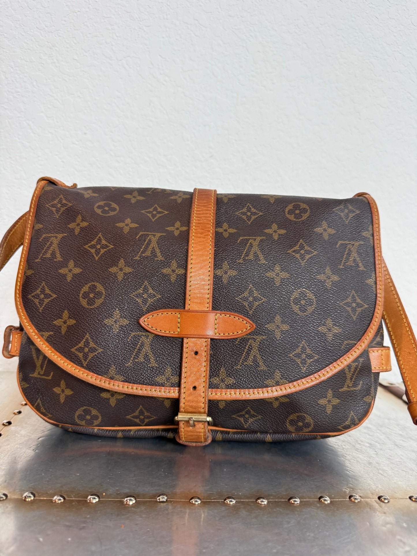 Pre-owned Authentic Louis Vuitton Saumur 30 Monogram Crossbody Bag