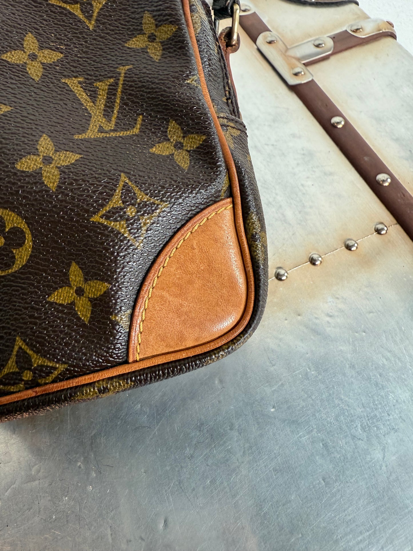 Pre-owned Authentic Louis Vuitton Amazon Monogram Crossbody Bag