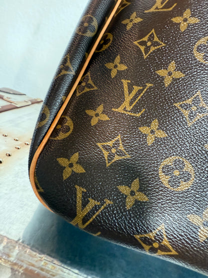 Pre-owned Authentic Louis Vuitton Excursion Monogram Handbag