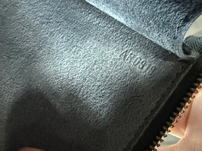 Pre-owned Louis Vuitton Pochette Accessoires Epi Shoulder / Handbag